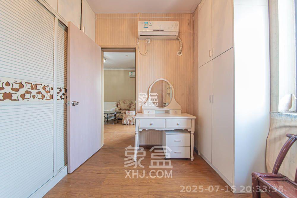 花漾年华(桂花园) 1室1厅1卫 1650.0元/月 花漾年华(桂花园) 1室1厅1卫 1650.0元/月室内图