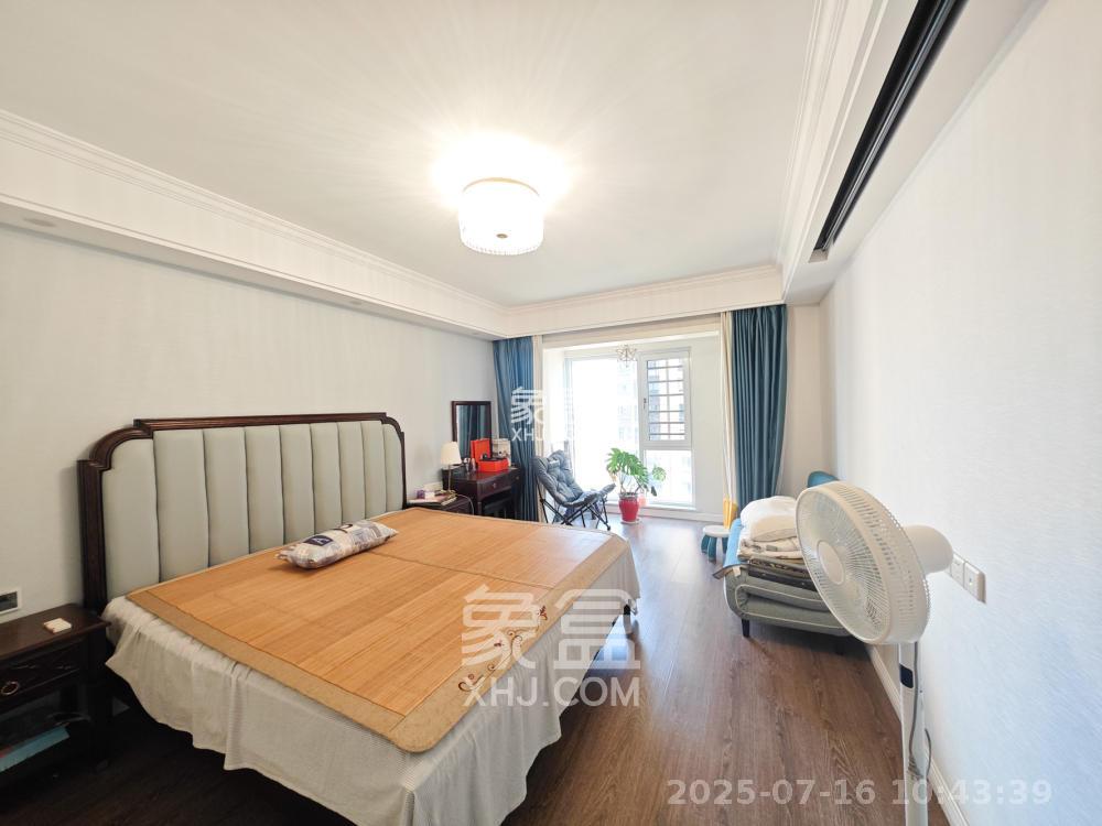 保利城（中航城国际社区、郡原美村）  4室2厅2卫   2500.00元/月室内图