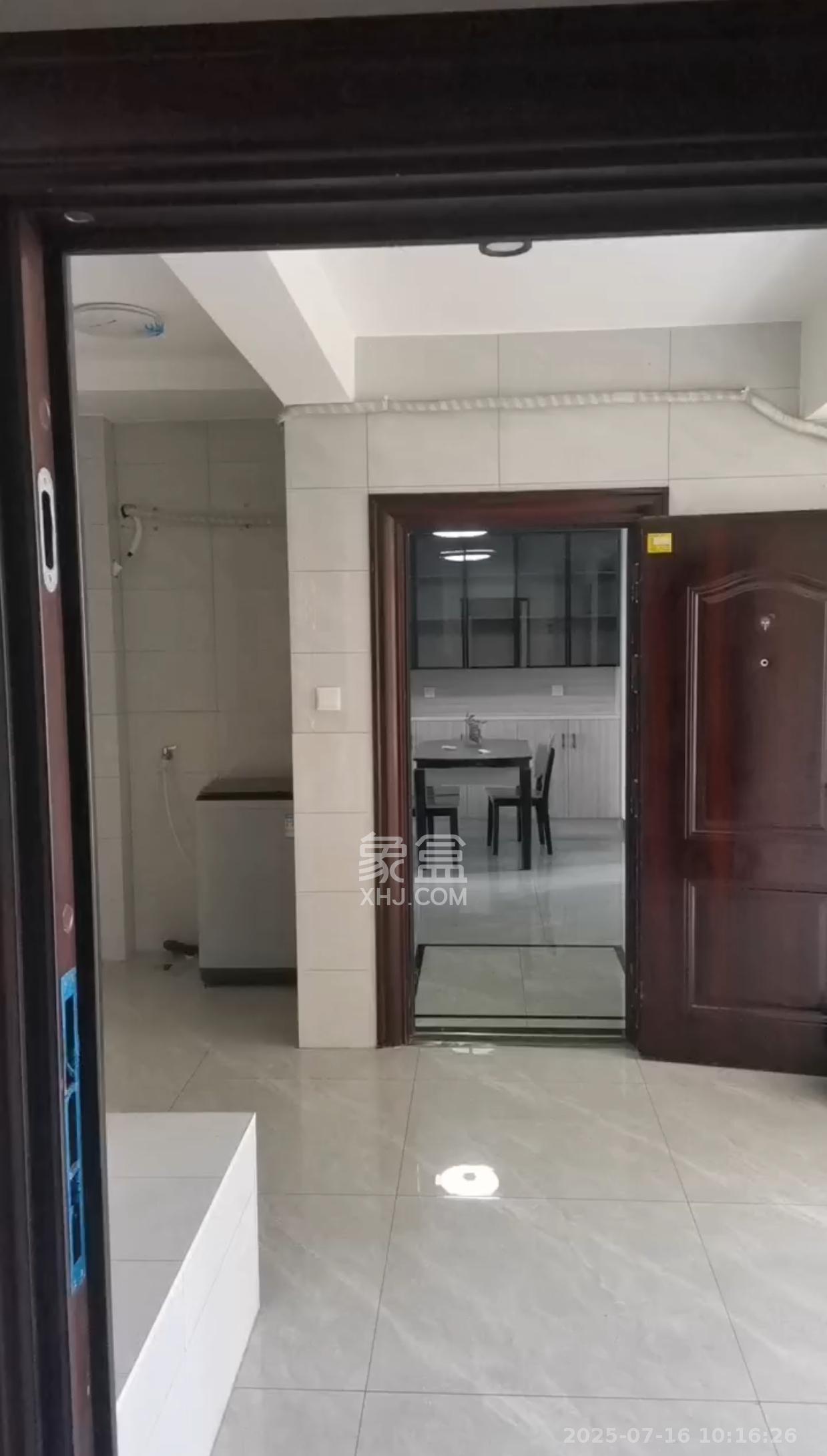 嘉雨兴园  2室1厅1卫    3000.0元/月 嘉雨兴园  2室1厅1卫    3000.0元/月室内图