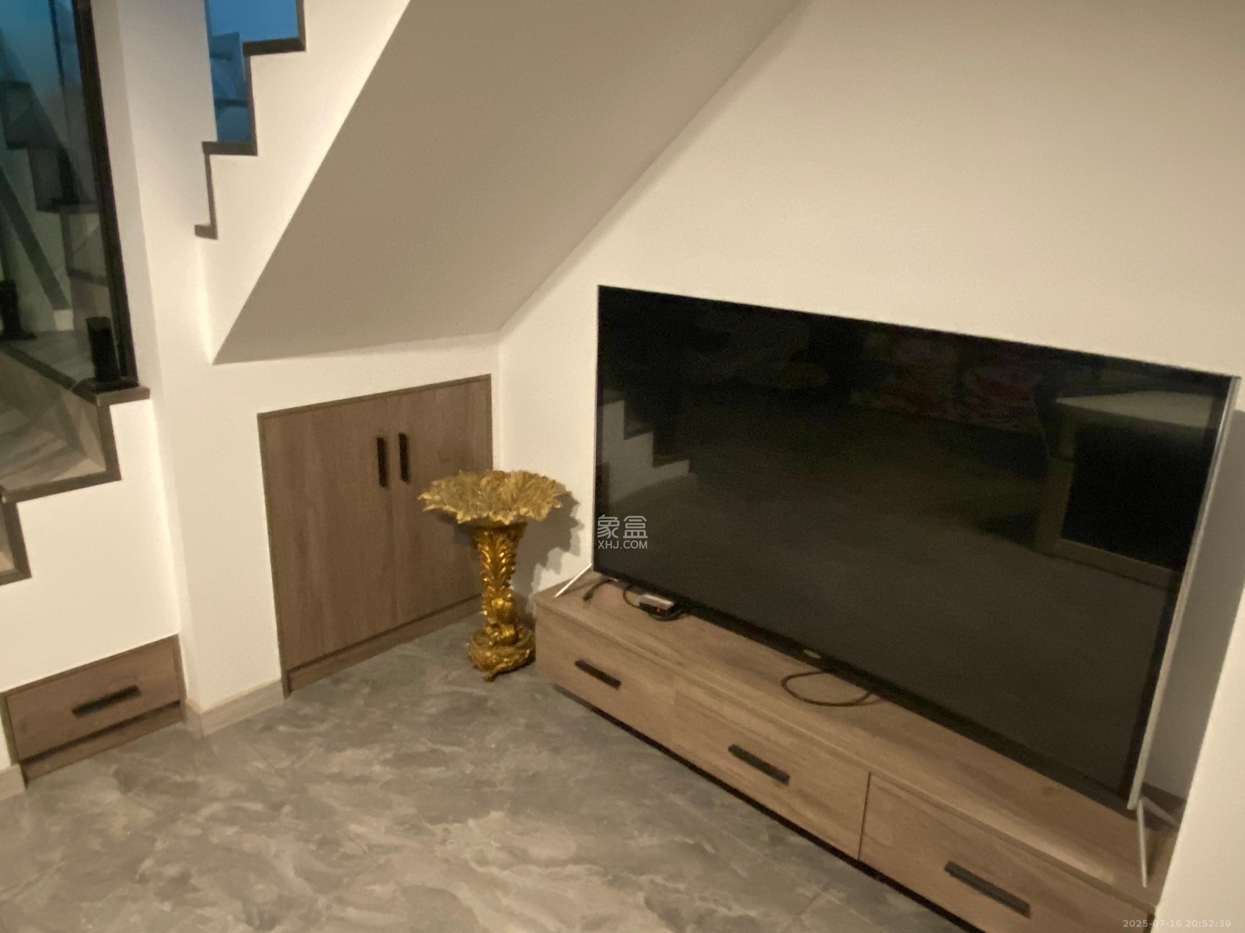 荣盛花语书苑 1室2厅1卫 2700.0元/月 荣盛花语书苑 1室2厅1卫 2700.0元/月室内图