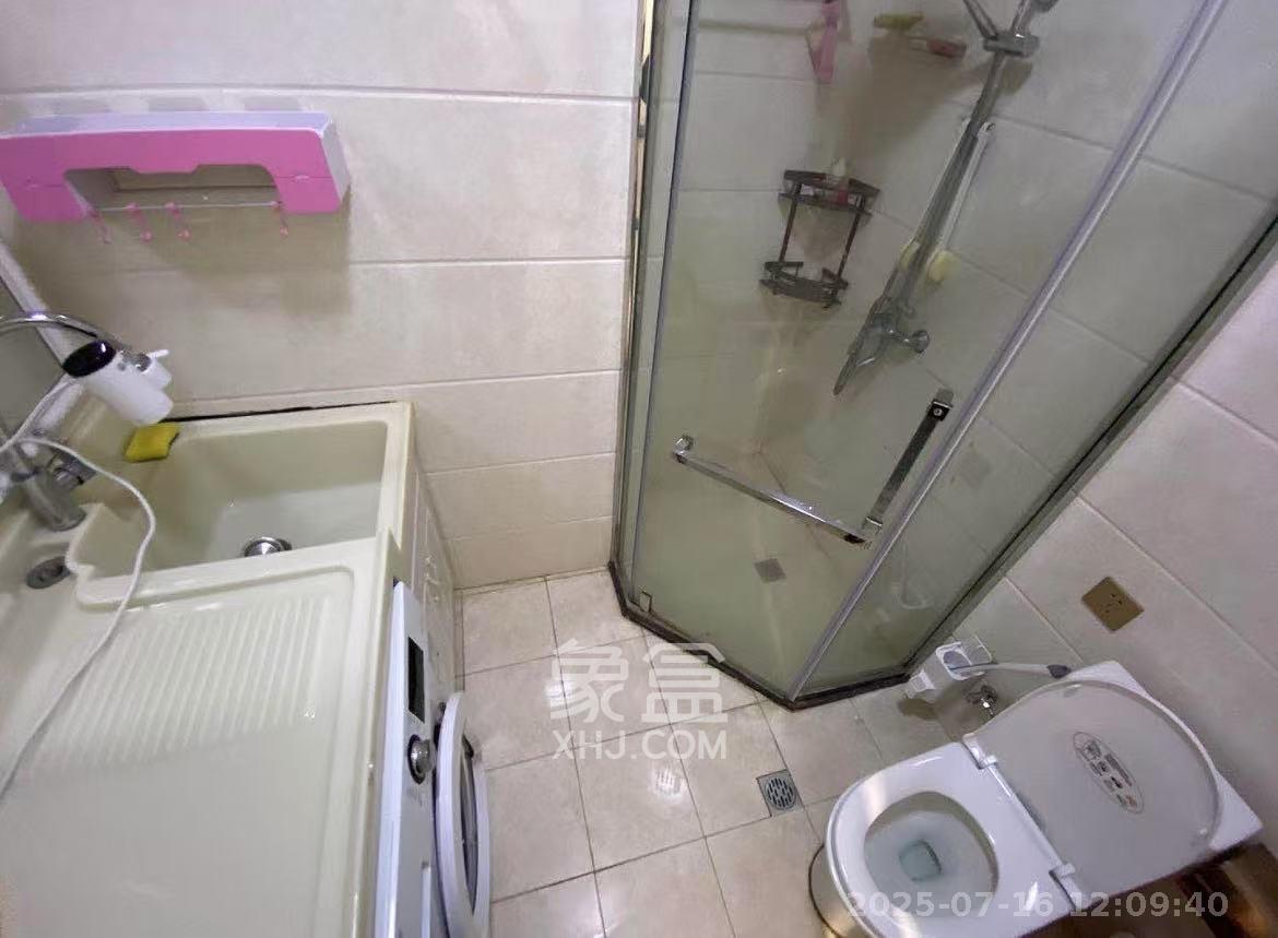 荣悦台 1室1厅1卫 2200.0元/月 荣悦台 1室1厅1卫 2200.0元/月室内图