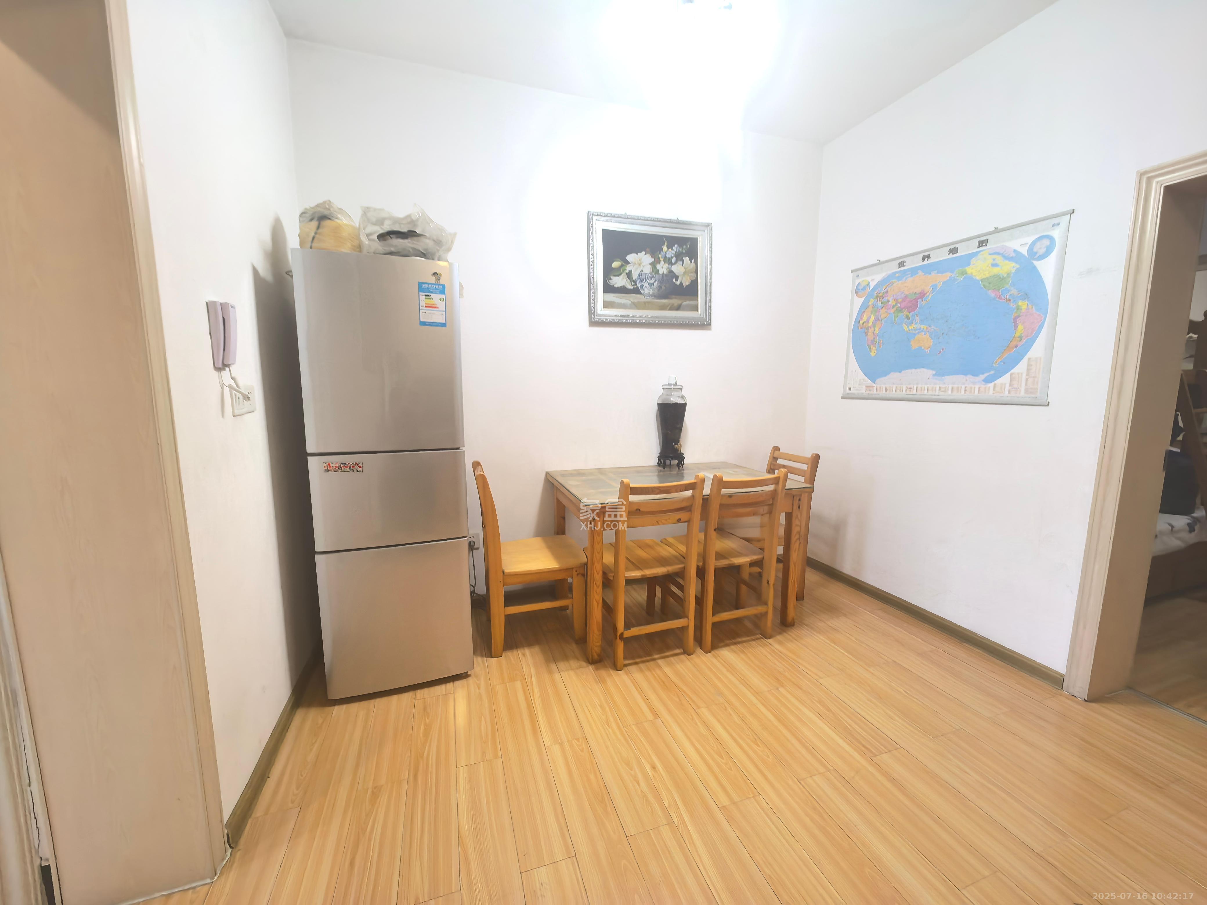 省水院宿舍 2室1厅1卫 2200.0元/月 省水院宿舍 2室1厅1卫 2200.0元/月室内图