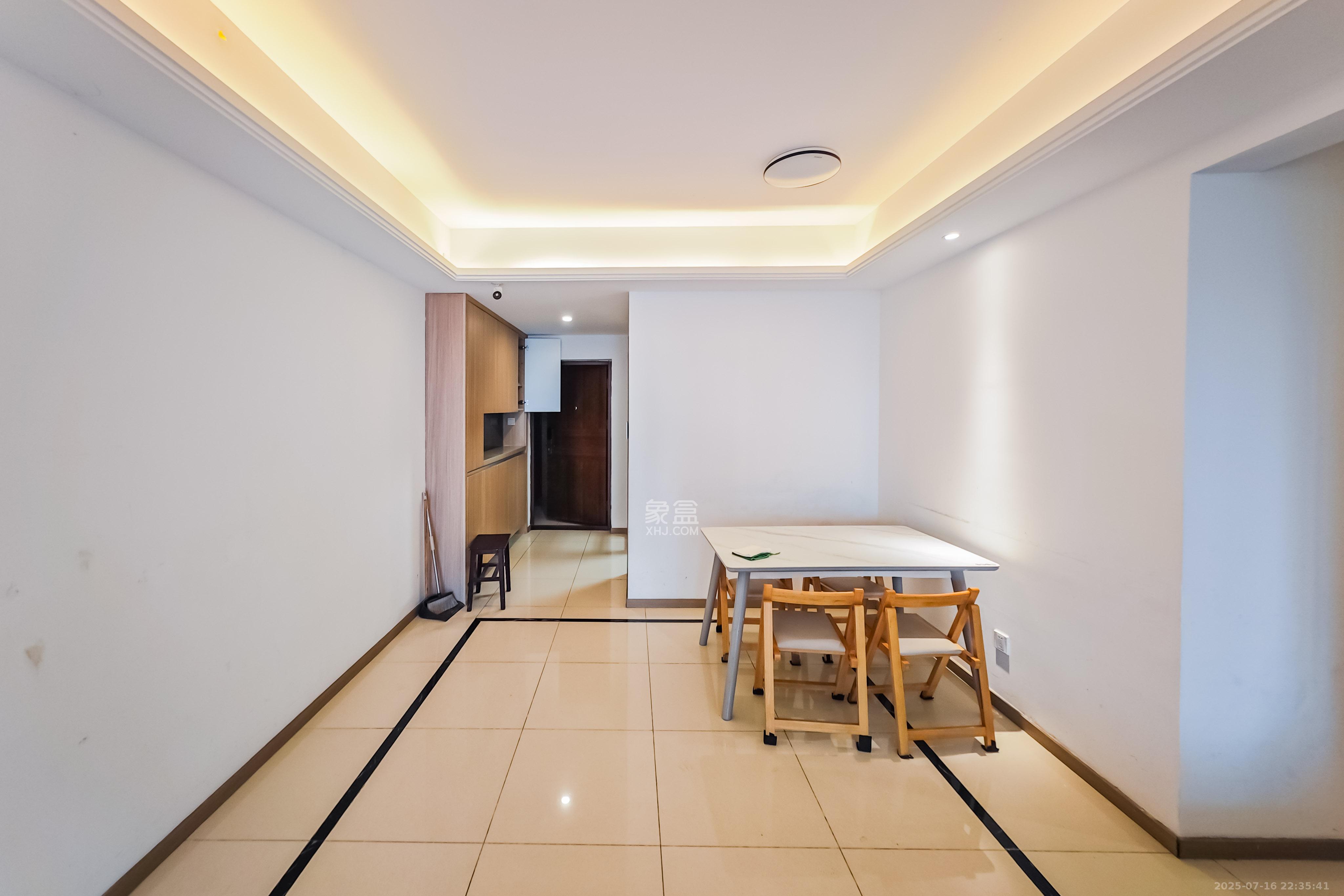 长沙高铁吾悦广场  3室2厅2卫    101.0万 长沙高铁吾悦广场  3室2厅2卫    101.0万客厅