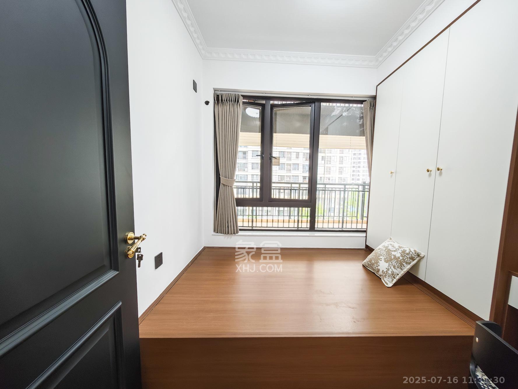 卓越青竹湖  4室2厅3卫    72.8万 卓越青竹湖  4室2厅3卫    72.8万卧室