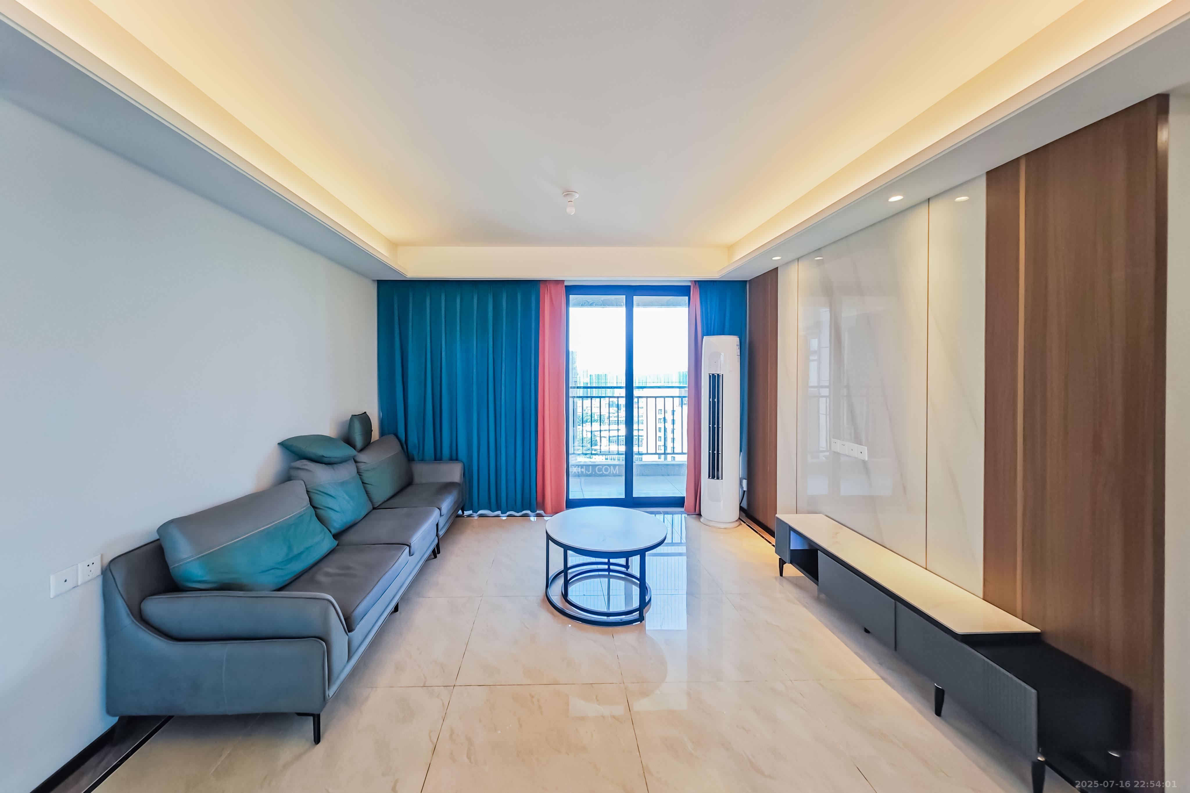 保利茉莉公馆 4室2厅2卫 158.0万 保利茉莉公馆 4室2厅2卫 158.0万客厅