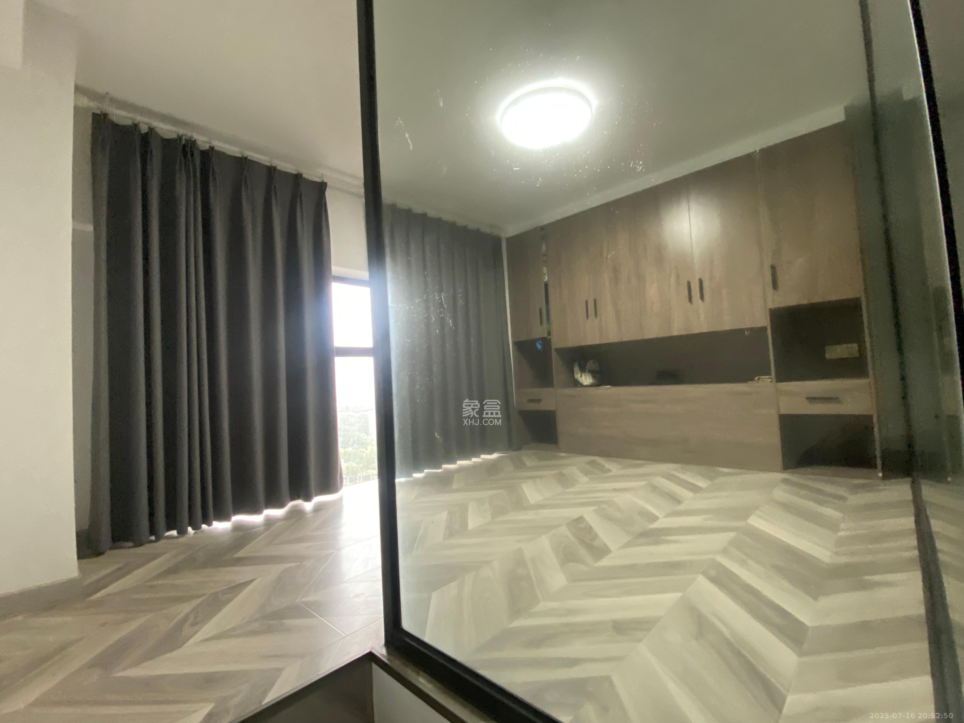 荣盛花语书苑 1室2厅1卫 2700.0元/月 荣盛花语书苑 1室2厅1卫 2700.0元/月室内图