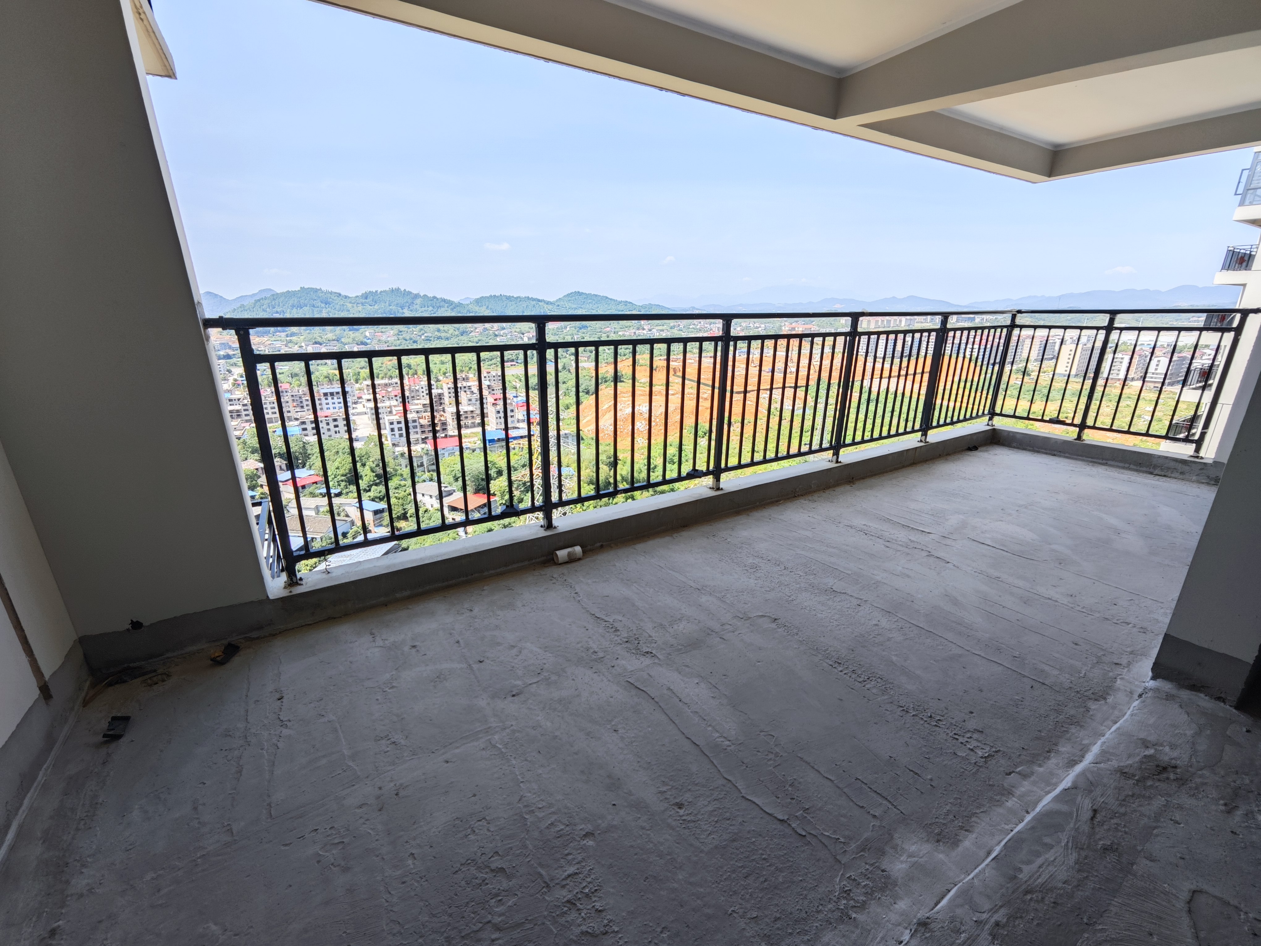 碧桂园正央时代 4室2厅2卫 69.8万 碧桂园正央时代 4室2厅2卫 69.8万阳台