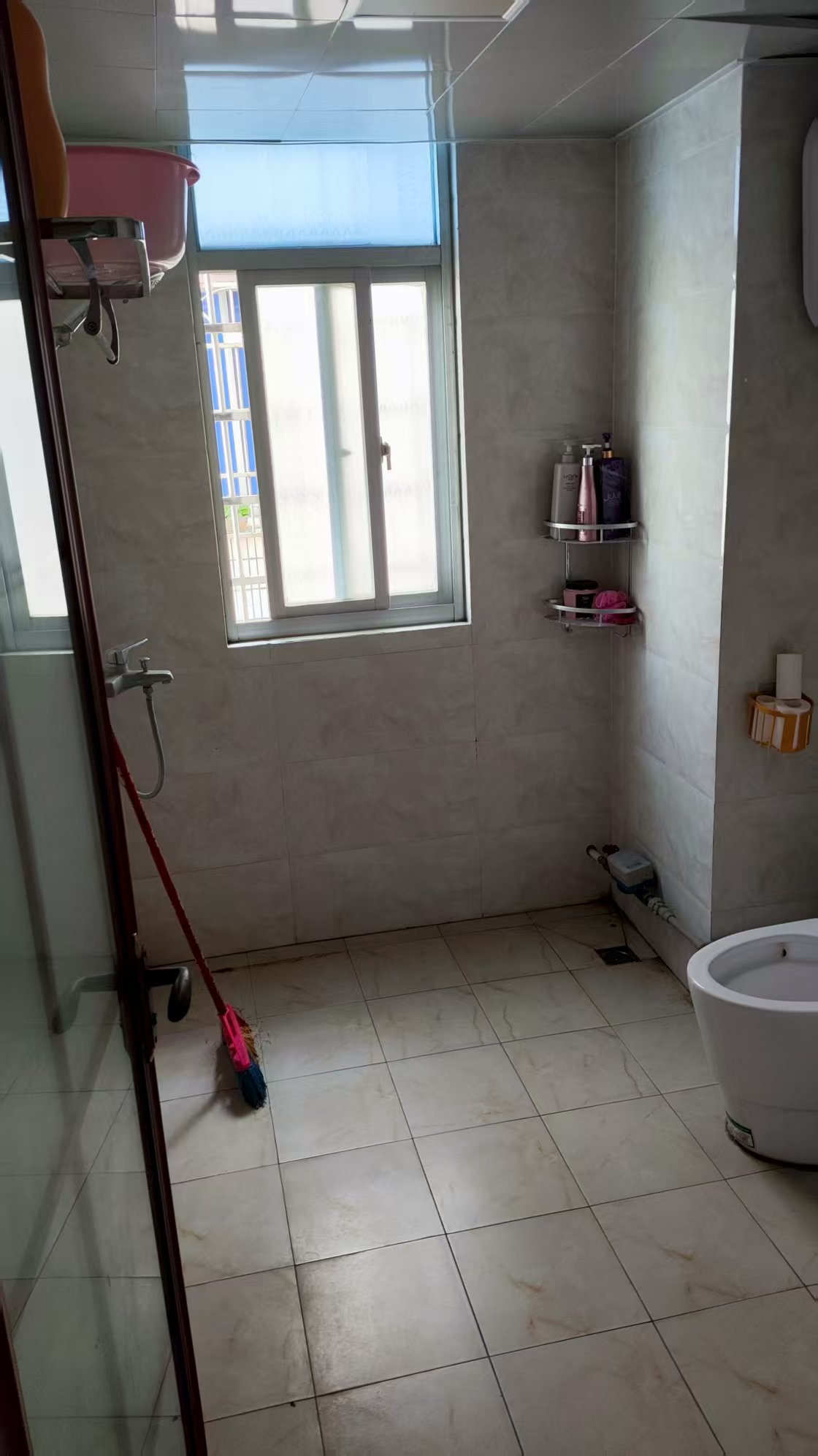 富成大厦 4室2厅2卫 2200.0元/月 富成大厦 4室2厅2卫 2200.0元/月室内图