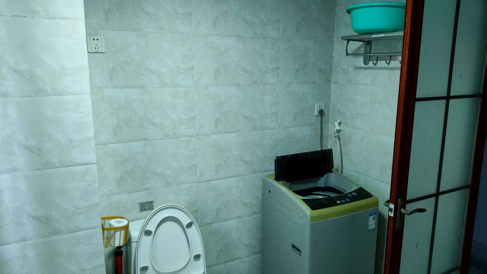 富成大厦 4室2厅2卫 2200.0元/月 富成大厦 4室2厅2卫 2200.0元/月室内图