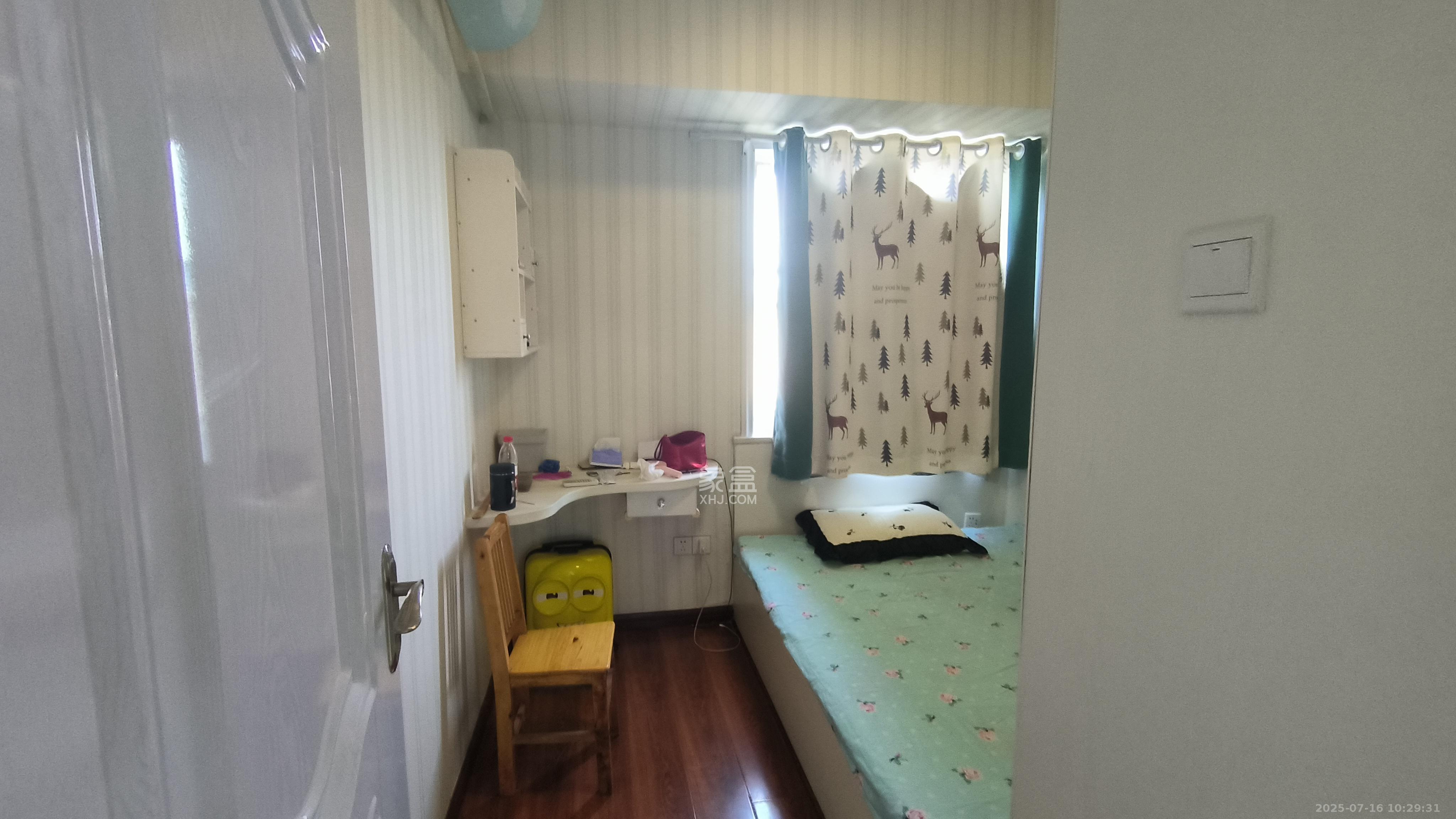 天麓尚层  3室2厅2卫    2300.0元/月室内图