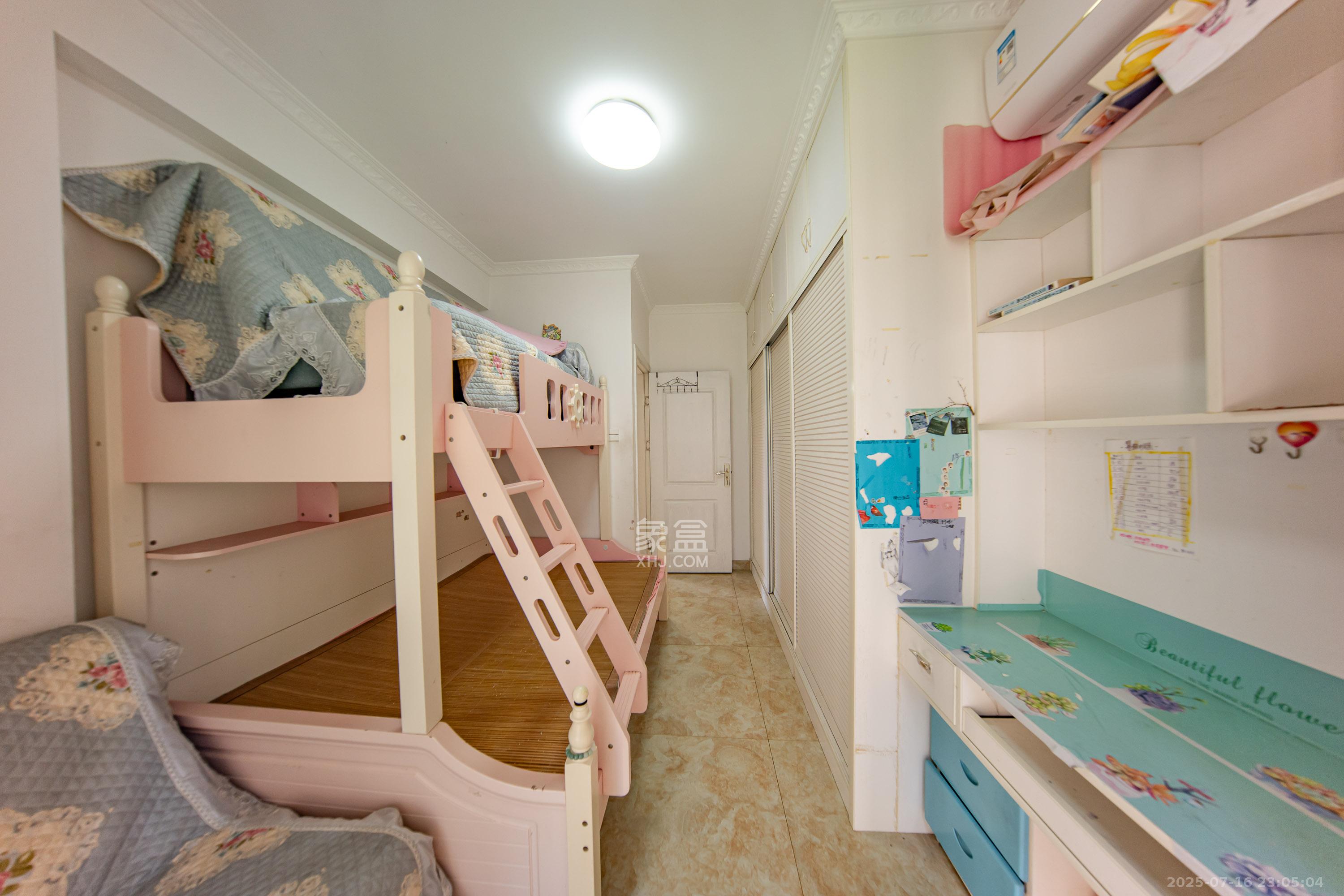 邦盛水岸御园 3室2厅2卫 75.0万 邦盛水岸御园 3室2厅2卫 75.0万卧室