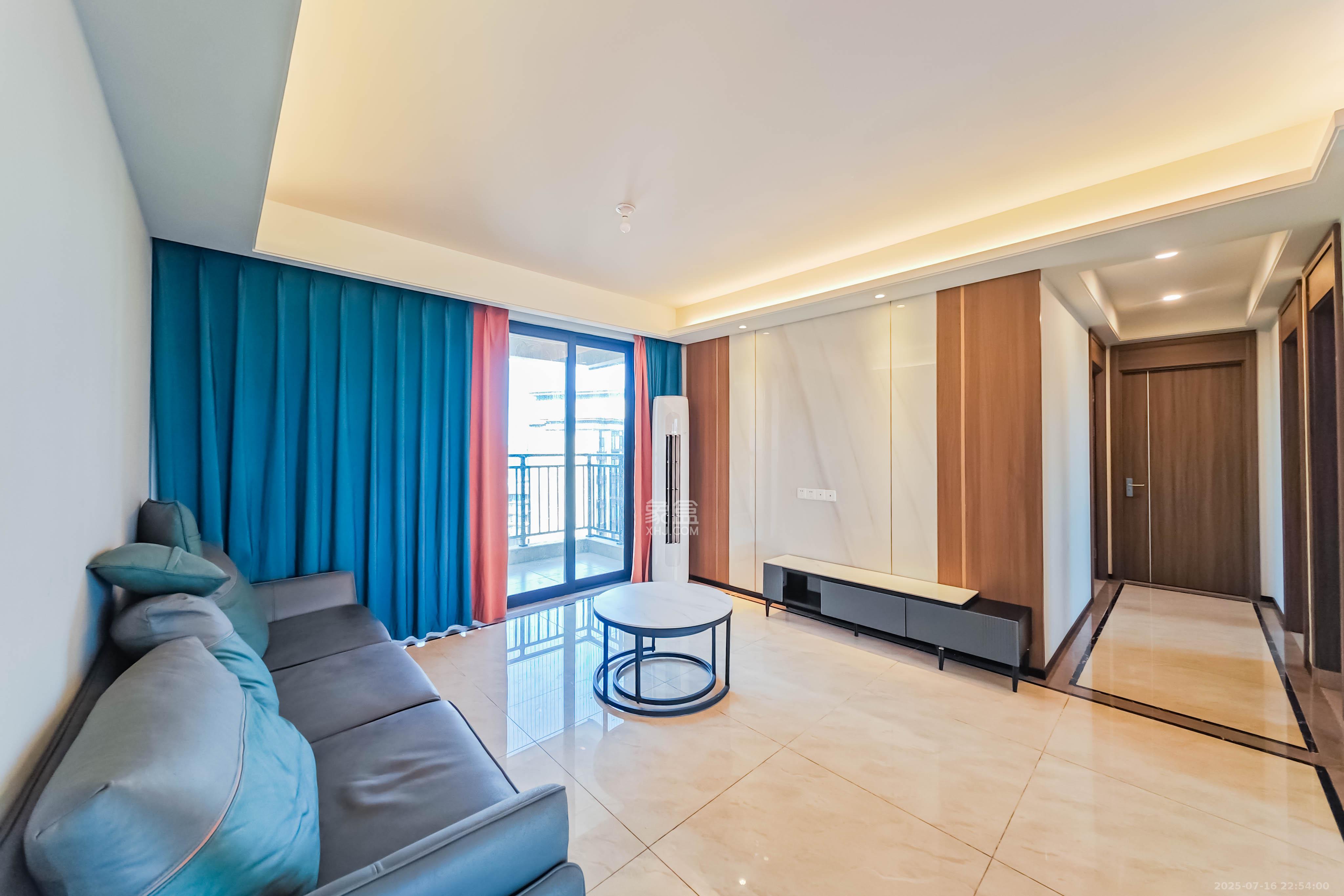 保利茉莉公馆 4室2厅2卫 158.0万 保利茉莉公馆 4室2厅2卫 158.0万客厅