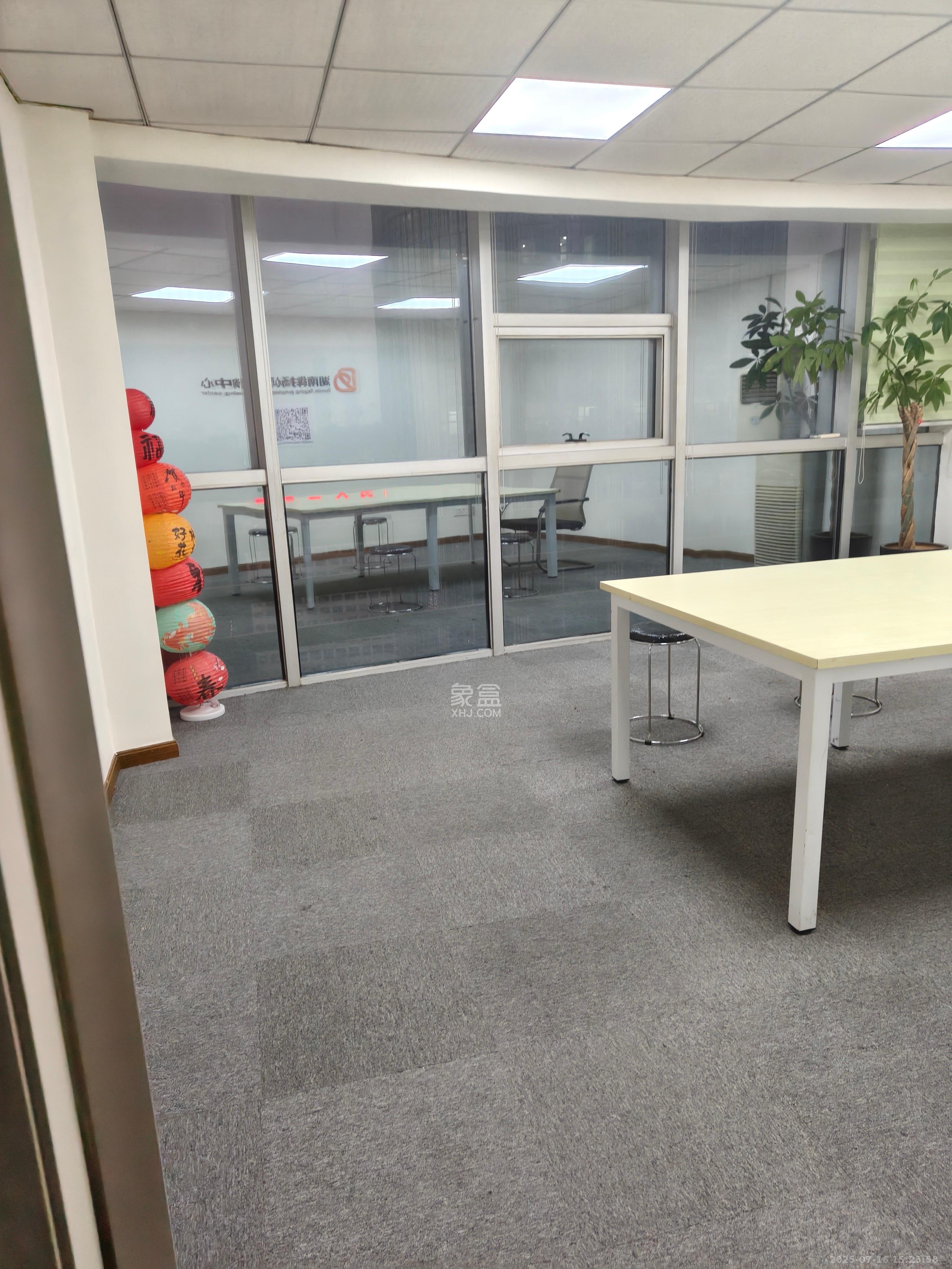 城市快线(新建大厦) 2室1厅1卫 5000.0元/月 城市快线(新建大厦) 2室1厅1卫 5000.0元/月室内图