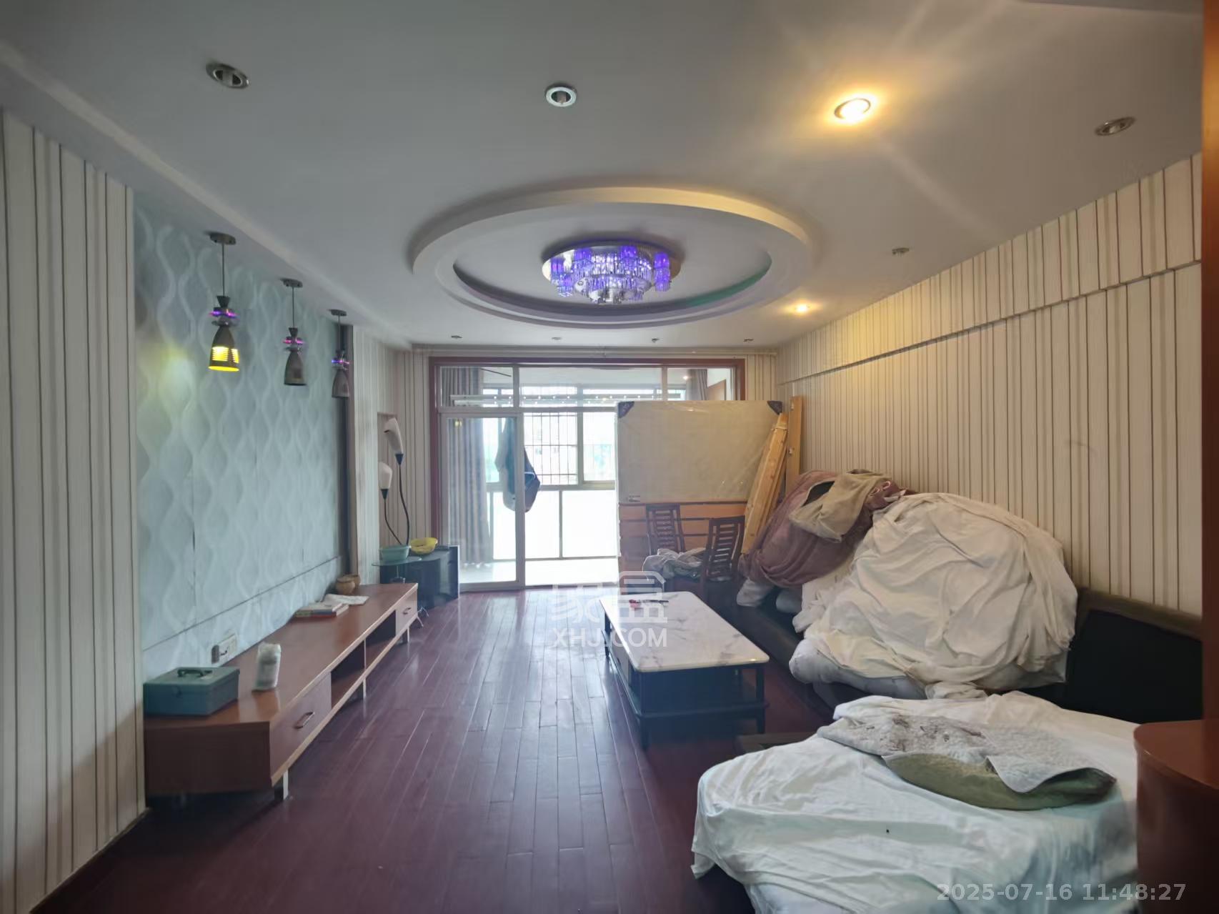 枫林绿洲 4室2厅2卫 2600.0元/月 枫林绿洲 4室2厅2卫 2600.0元/月室内图