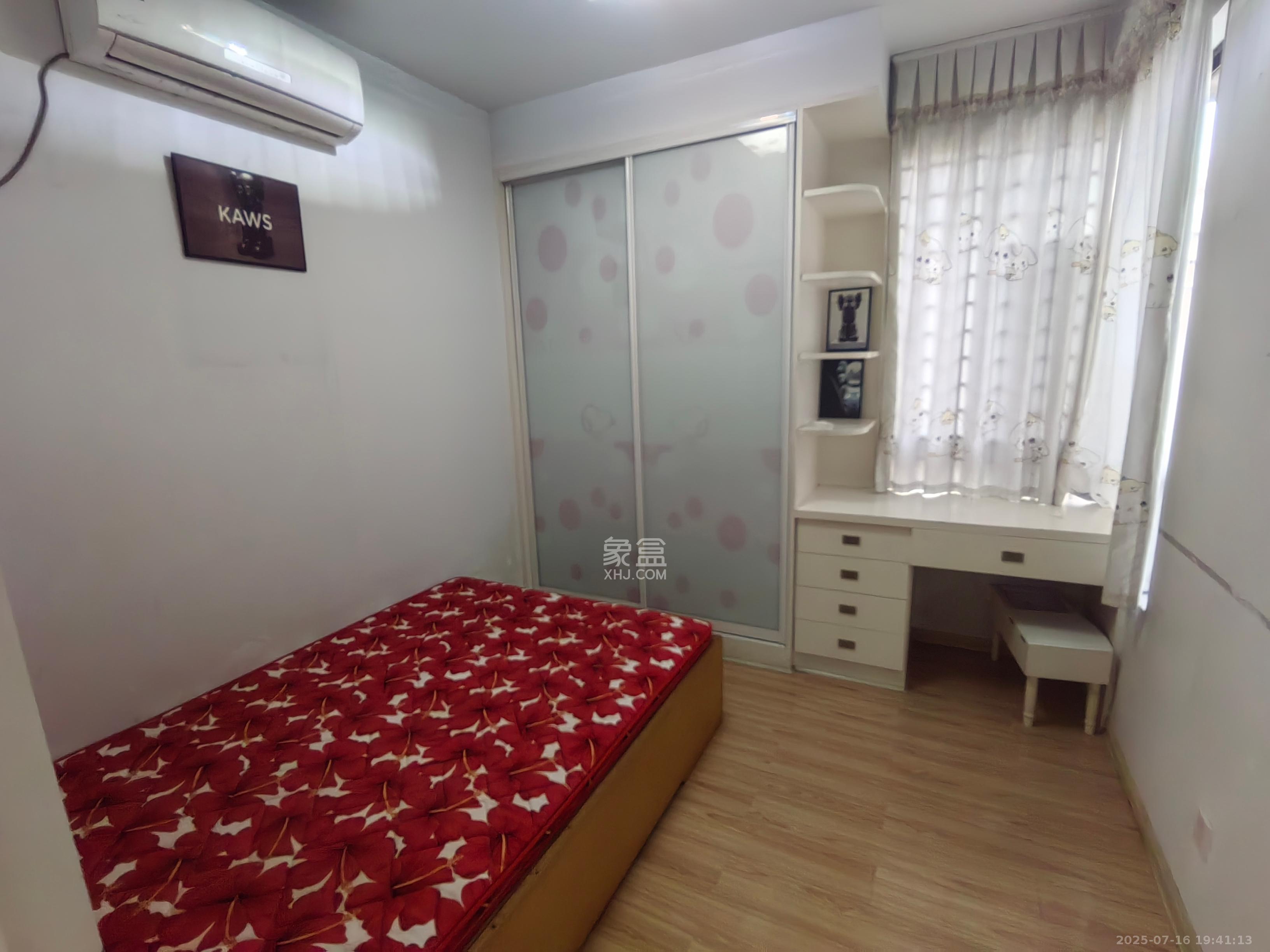 华润凤凰城一期  3室2厅1卫    1700.0元/月室内图