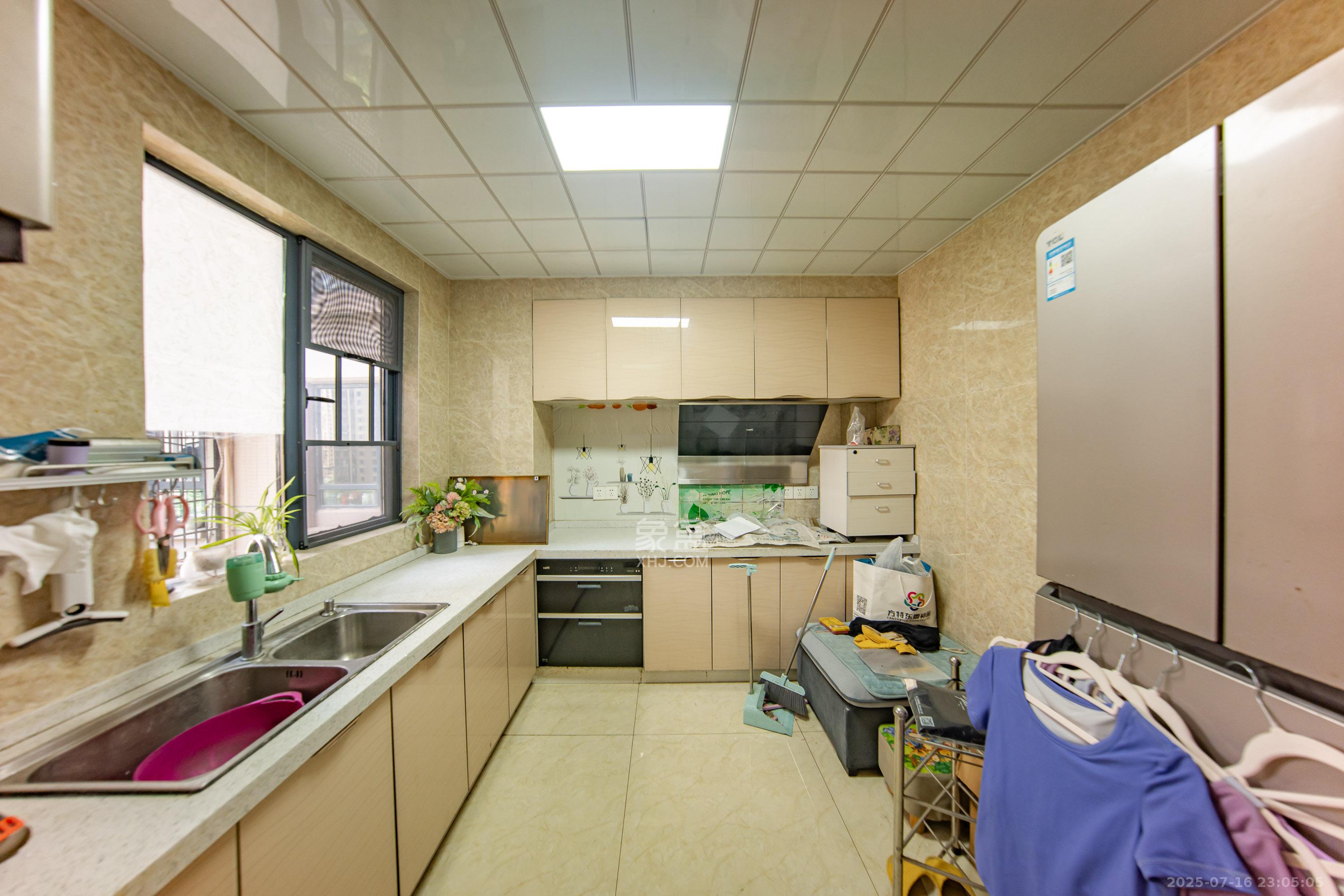 邦盛水岸御园 3室2厅2卫 75.0万 邦盛水岸御园 3室2厅2卫 75.0万厨房