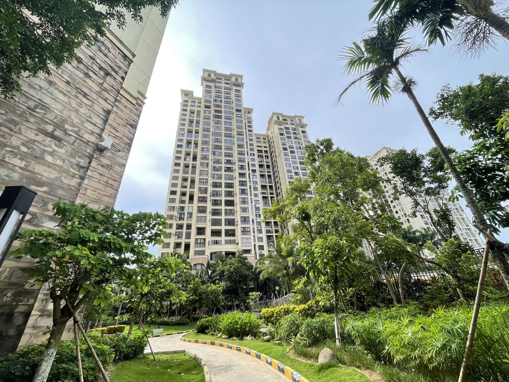 翡翠水城(住宅) 2室2厅1卫 130.0万 翡翠水城(住宅) 2室2厅1卫 130.0万客厅