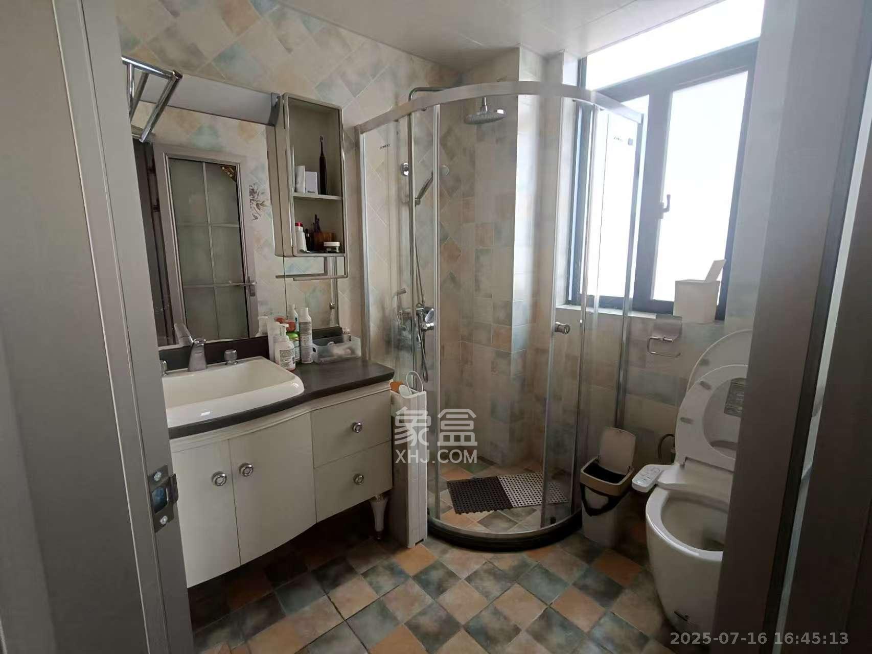 新盛珑璟台 4室2厅2卫 3500.0元/月 新盛珑璟台 4室2厅2卫 3500.0元/月室内图