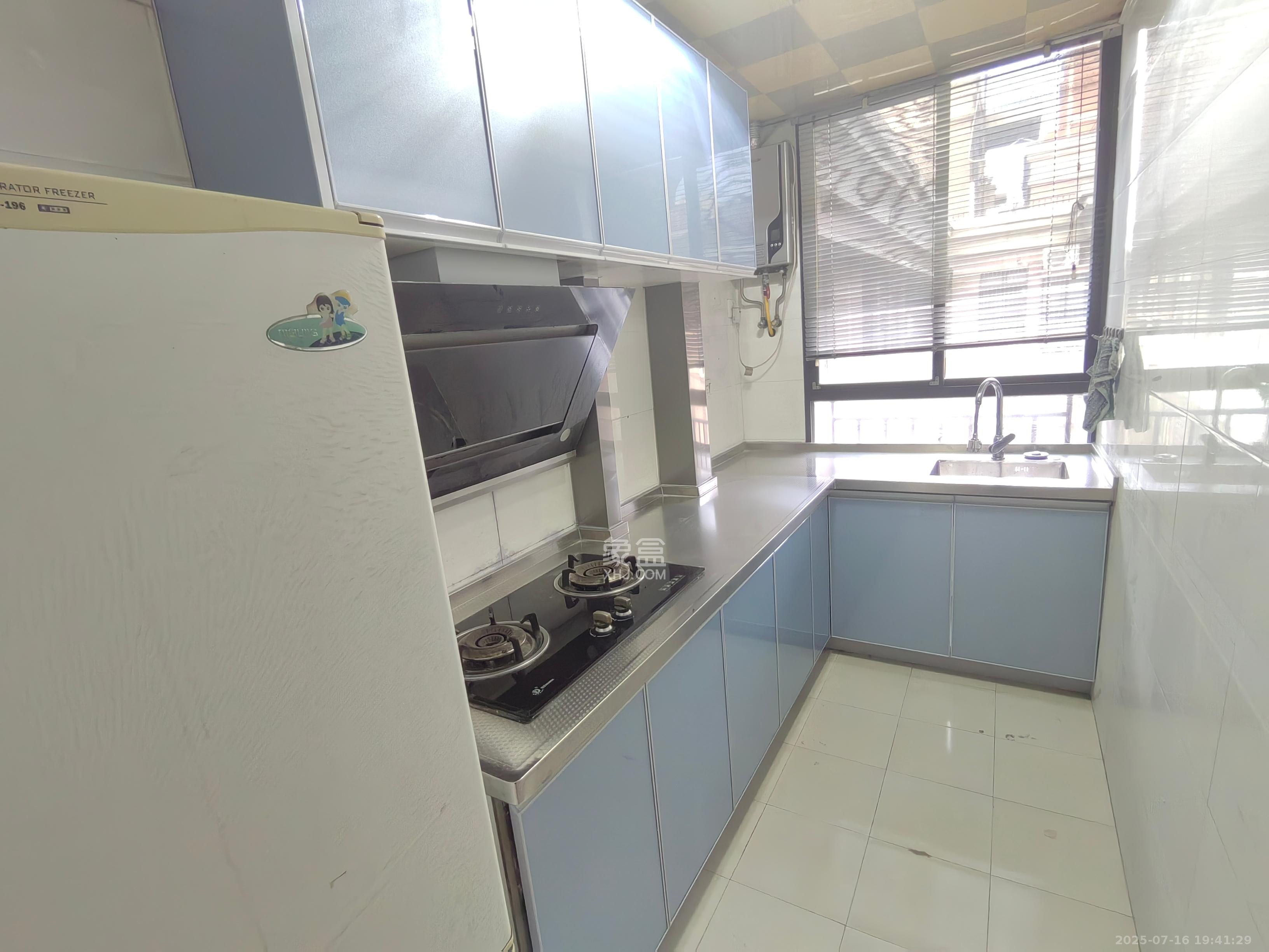 华润凤凰城一期  3室2厅1卫    1700.0元/月室内图