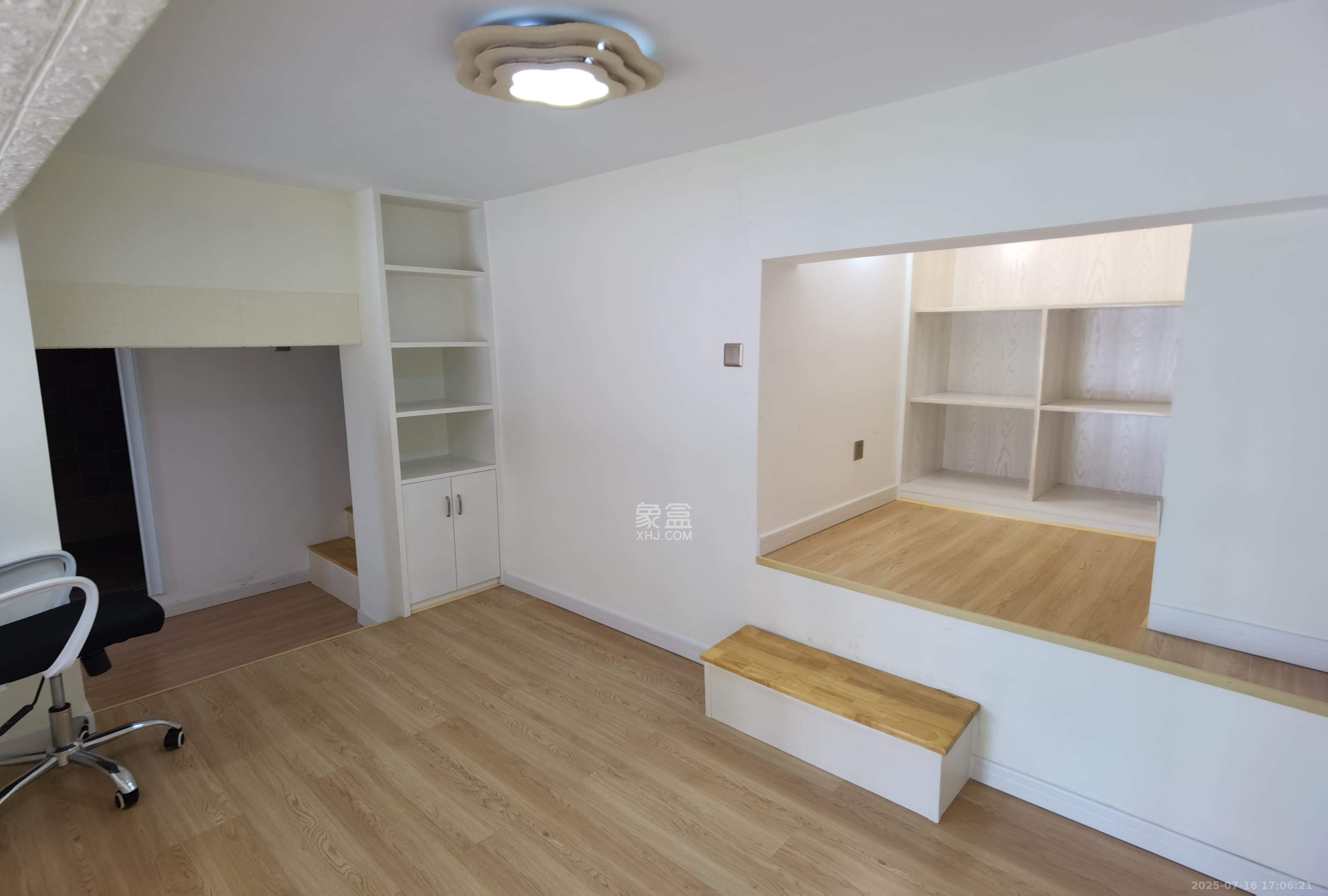 洋湖时代 3室3厅2卫 1800.0元/月 洋湖时代 3室3厅2卫 1800.0元/月室内图