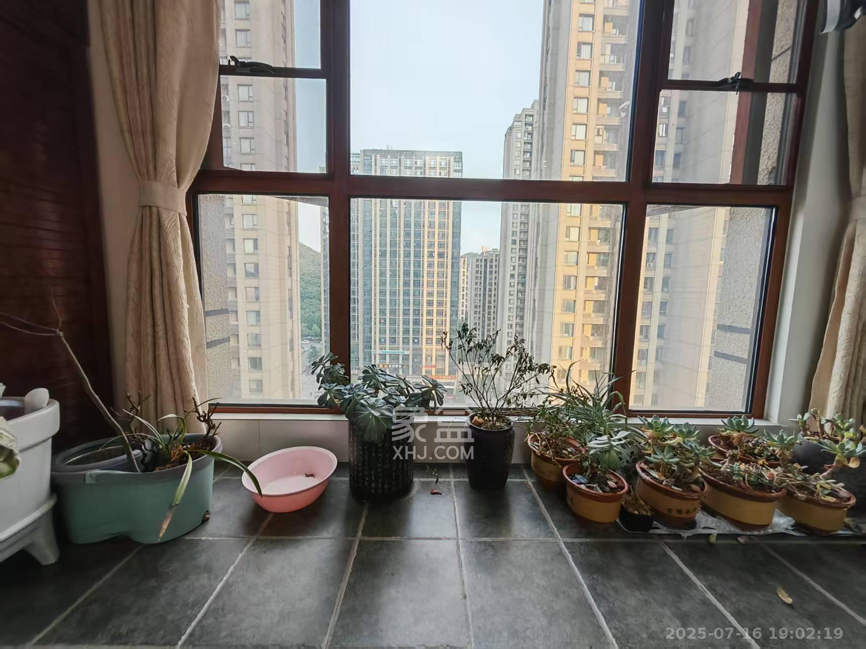 金茂梅溪湖  3室2厅1卫    3500.0元/月 金茂梅溪湖  3室2厅1卫    3500.0元/月室内图