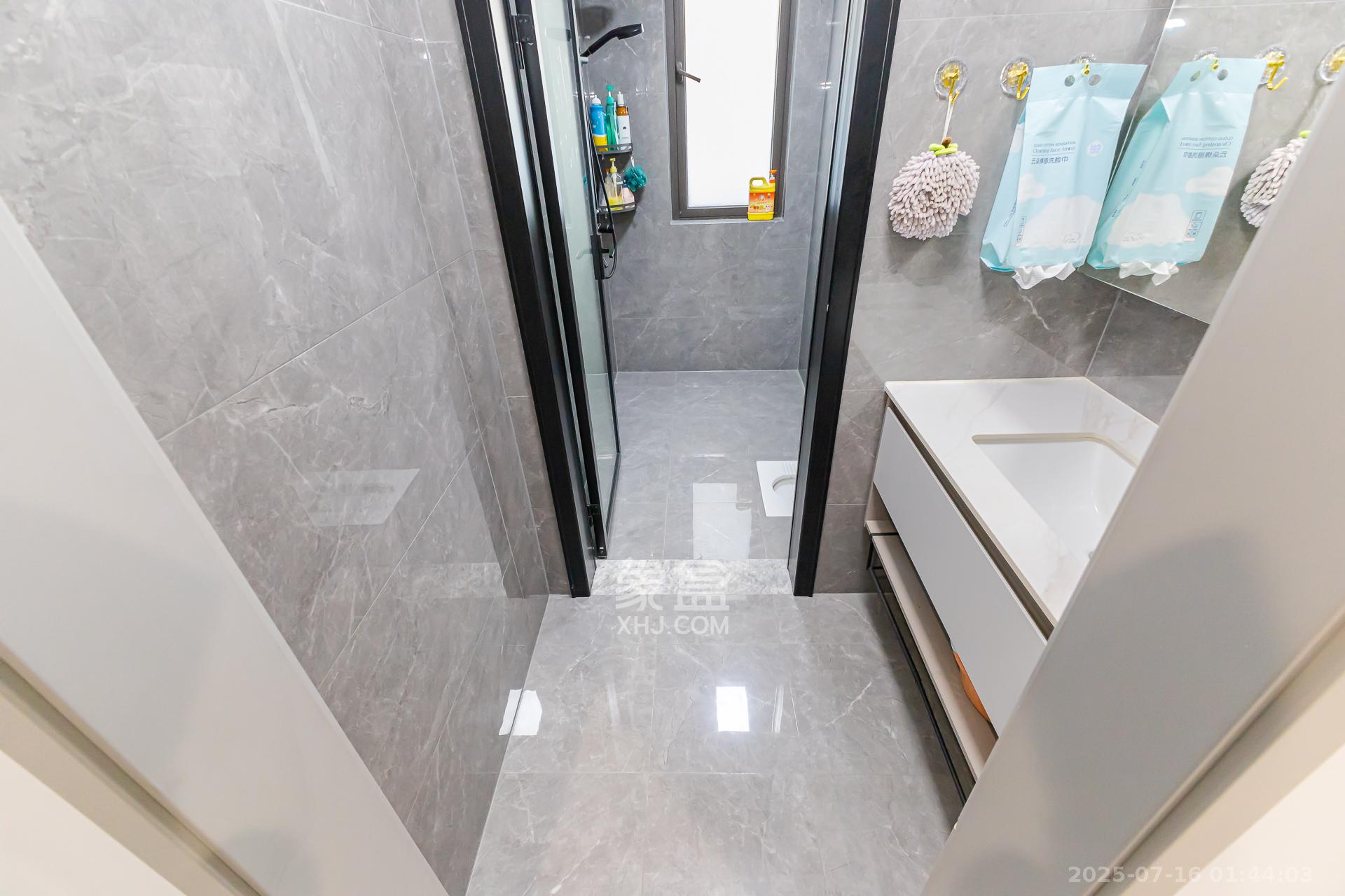 润和湘江天地E区  4室2厅3卫    225.0万 润和湘江天地E区  4室2厅3卫    225.0万卫生间