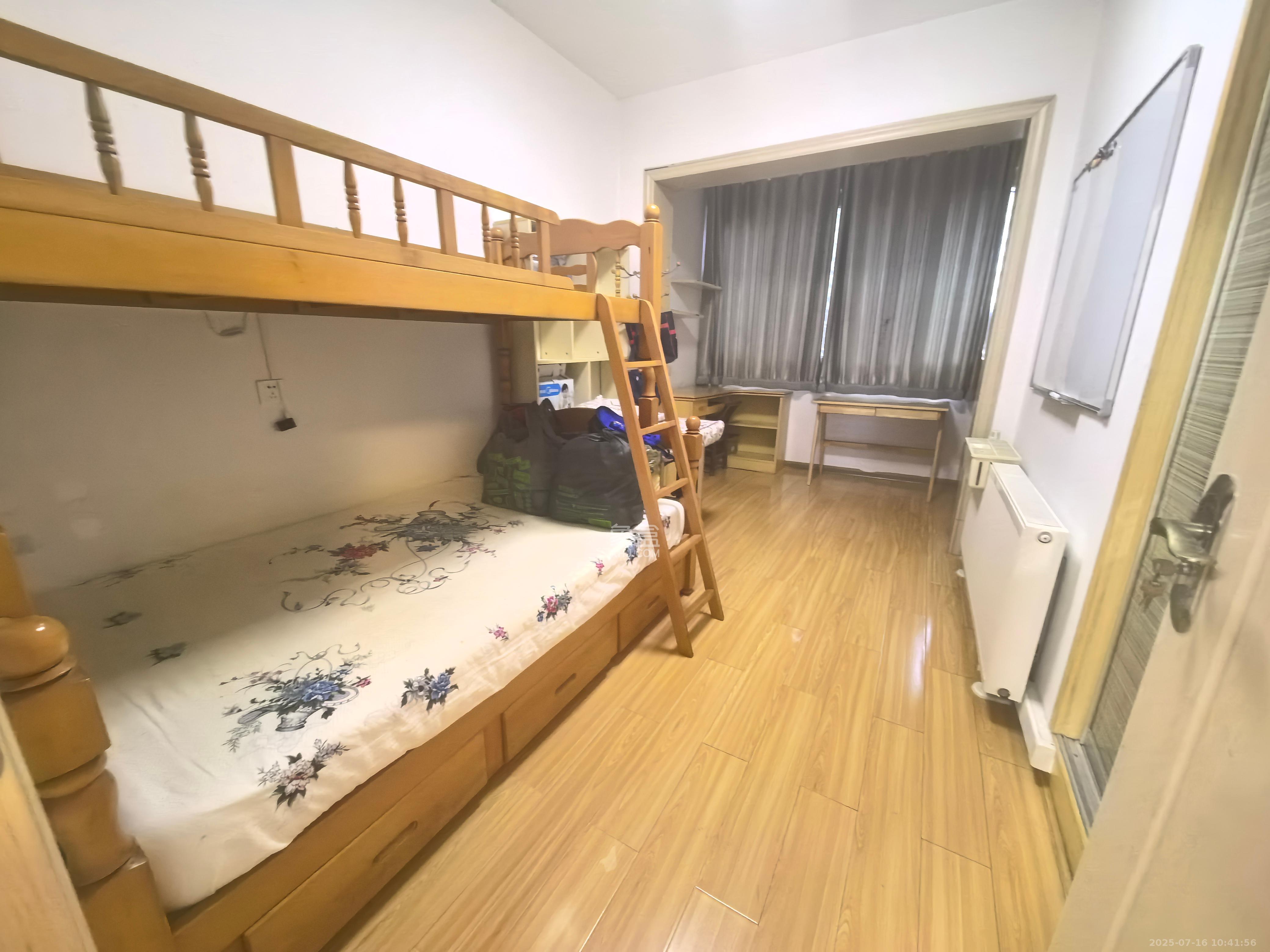 省水院宿舍 2室1厅1卫 2200.0元/月 省水院宿舍 2室1厅1卫 2200.0元/月室内图