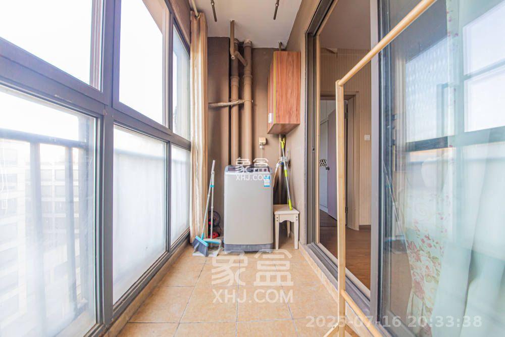 花漾年华(桂花园) 1室1厅1卫 1650.0元/月 花漾年华(桂花园) 1室1厅1卫 1650.0元/月室内图