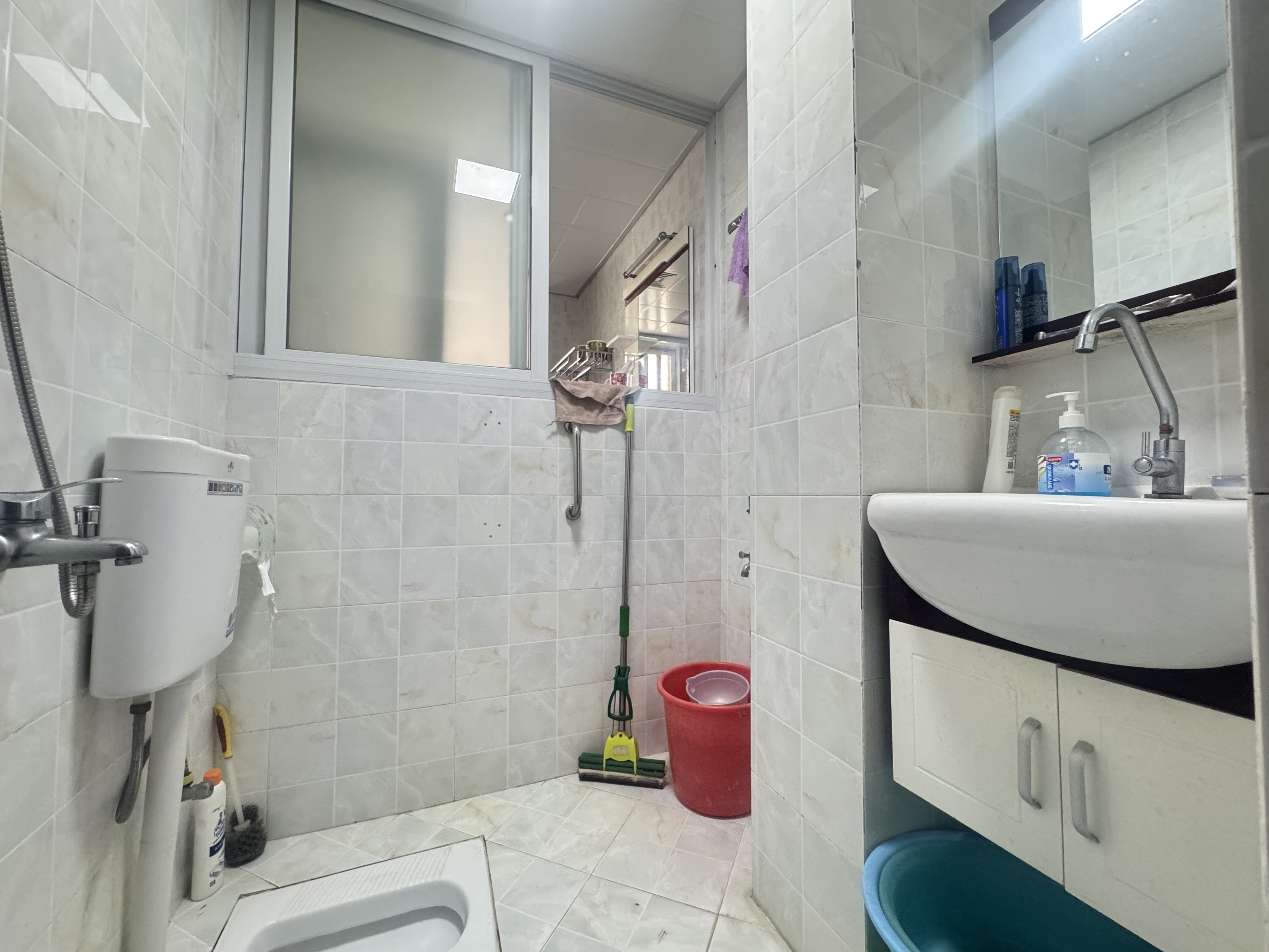 海南师范大学 4室2厅2卫 3600.0元/月 海南师范大学 4室2厅2卫 3600.0元/月室内图