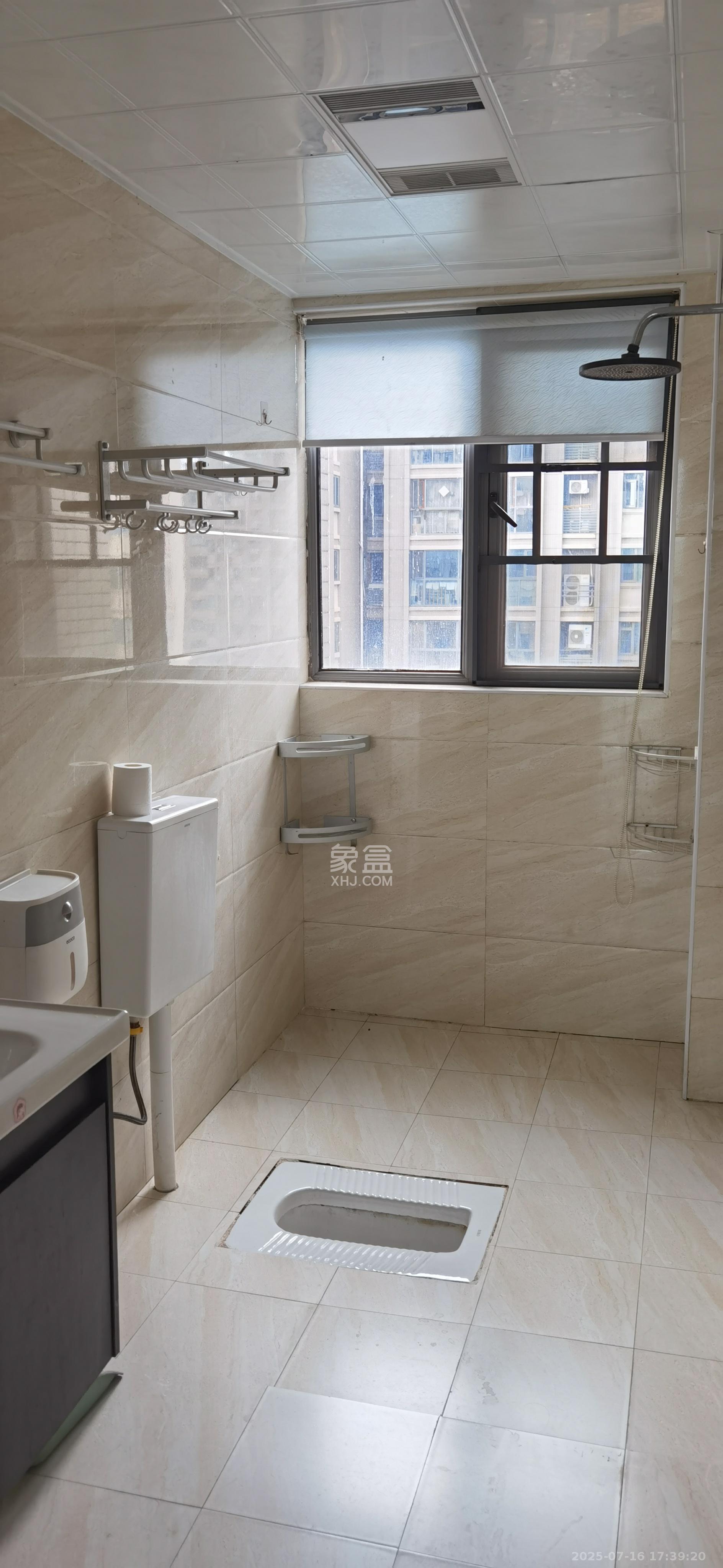 八方小区C区  4室2厅2卫    5500.0元/月 八方小区C区  4室2厅2卫    5500.0元/月室内图