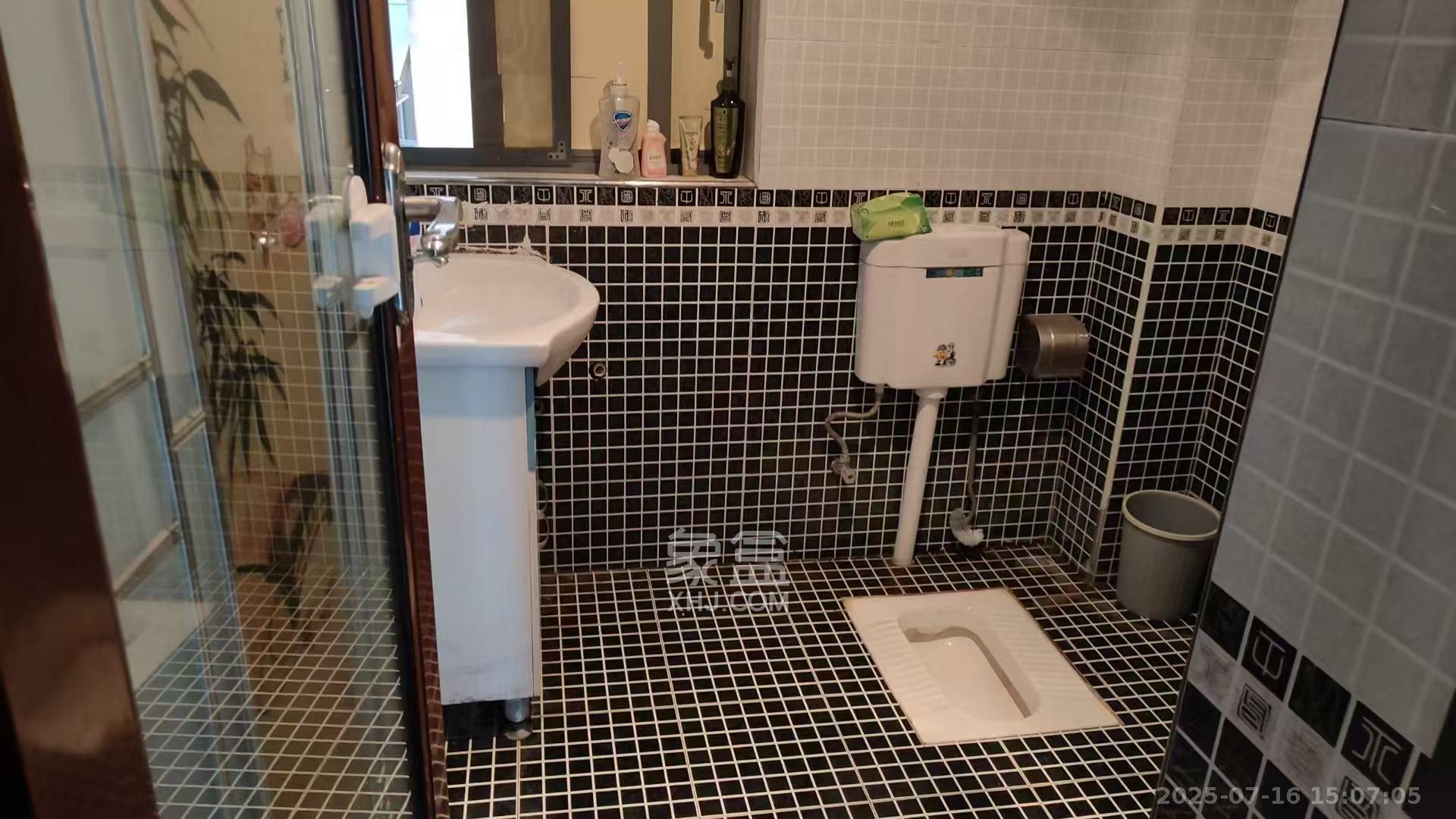 上海城小区  2室1厅1卫    2100.0元/月室内图