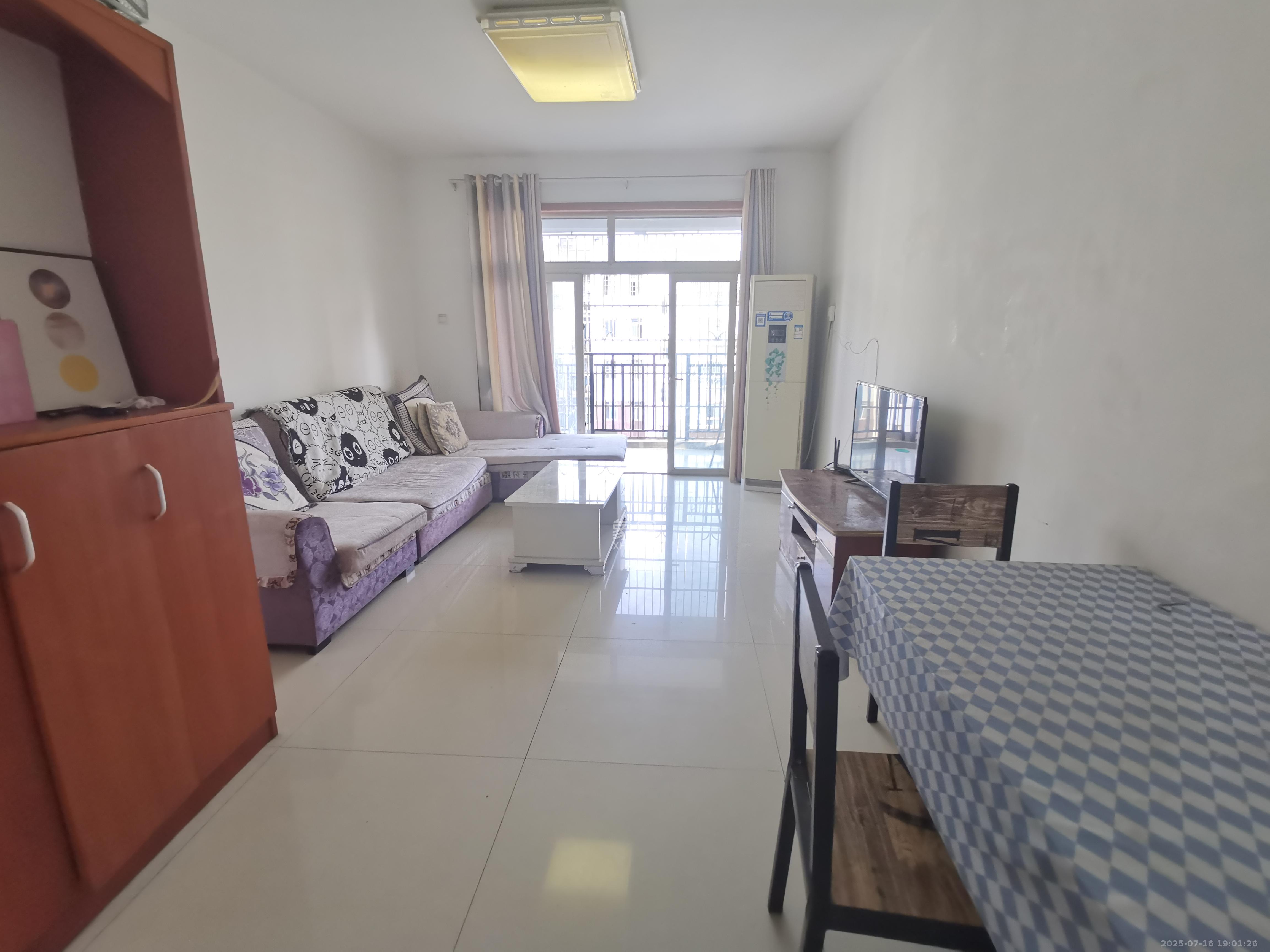 一品东庭  3室2厅1卫    2500.0元/月 一品东庭  3室2厅1卫    2500.0元/月室内图