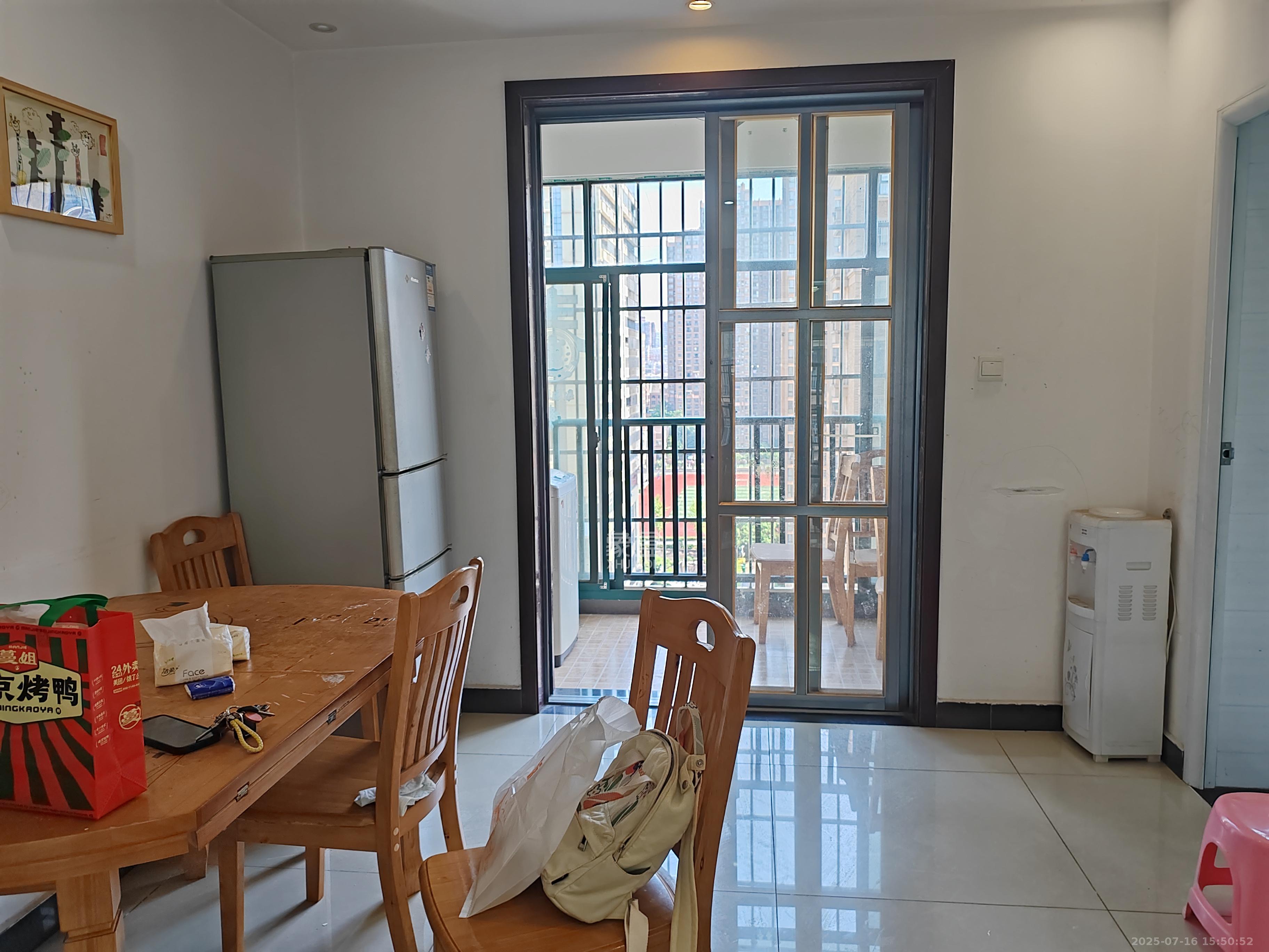 博雅湘水湾 3室2厅2卫 2000.0元/月 博雅湘水湾 3室2厅2卫 2000.0元/月室内图