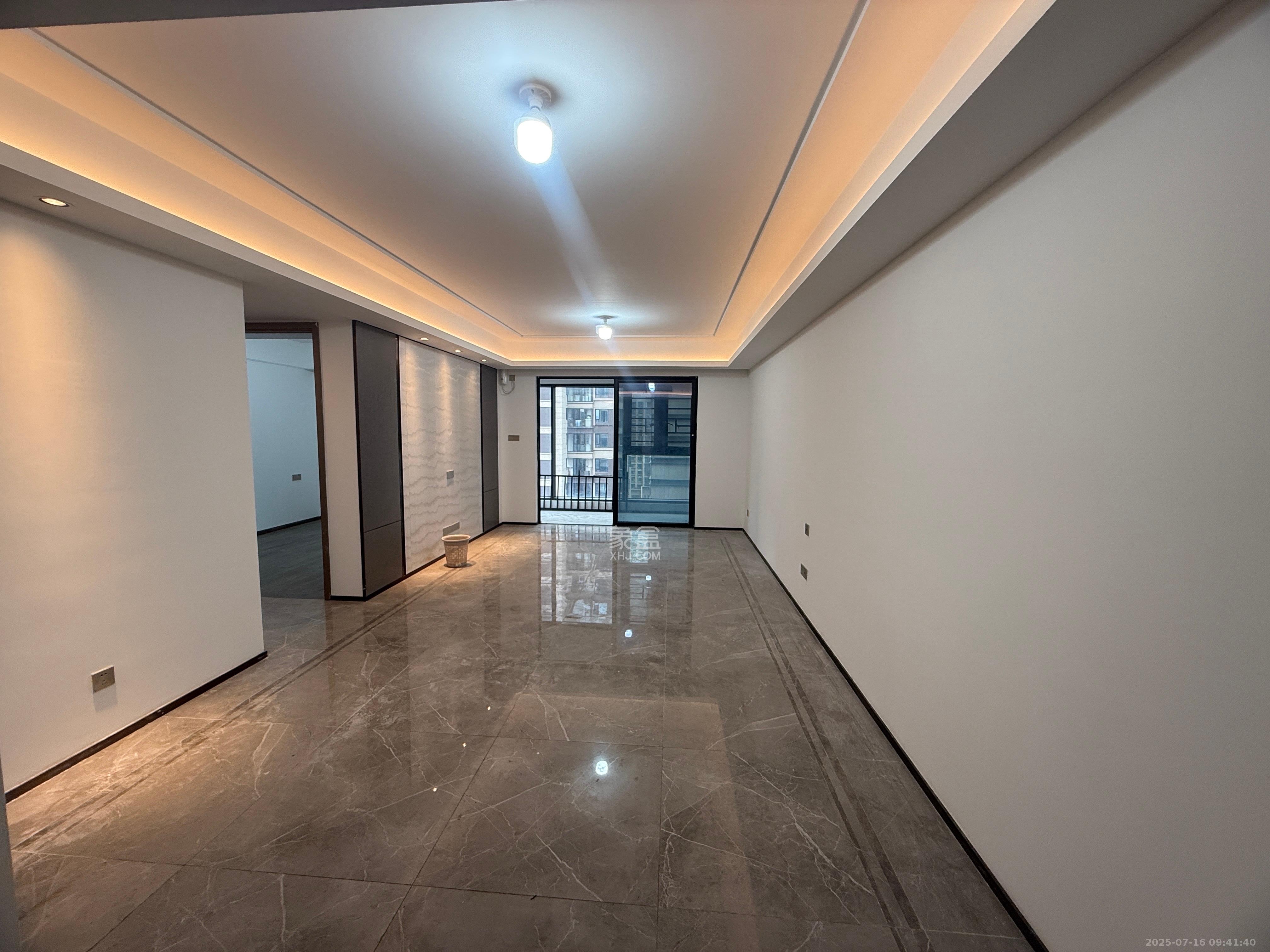 金茂建发泊悦  3室2厅2卫   2800.00元/月