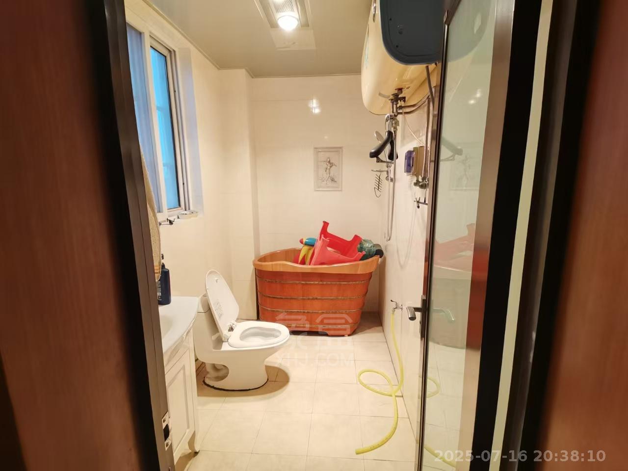 枫溪苑  3室2厅2卫   1800.00元/月室内图