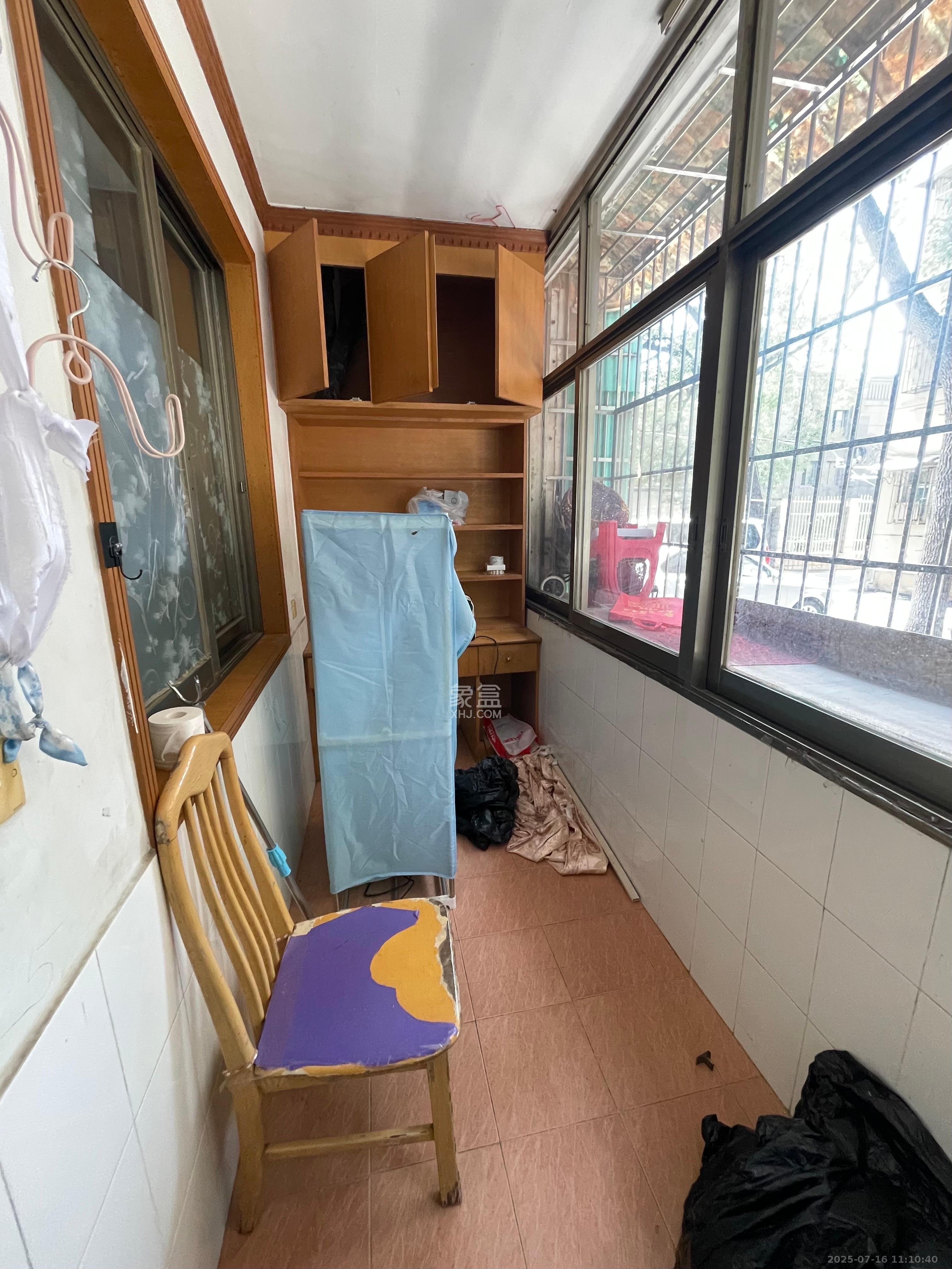 交通职院教工宿舍 2室2厅1卫 2100.0元/月 交通职院教工宿舍 2室2厅1卫 2100.0元/月室内图