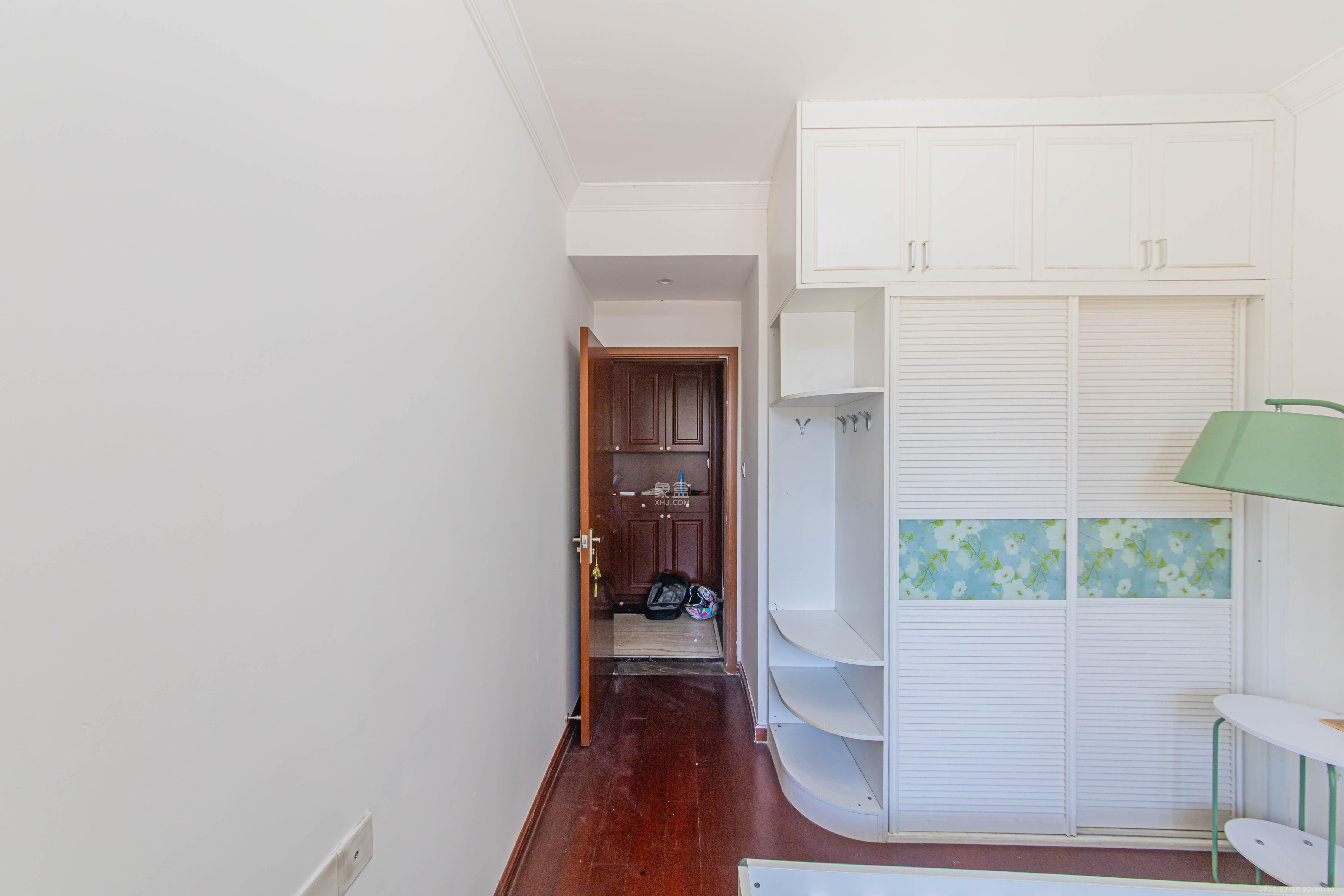 中海新城熙岸（中信新城五期）  3室2厅2卫    106.0万卧室