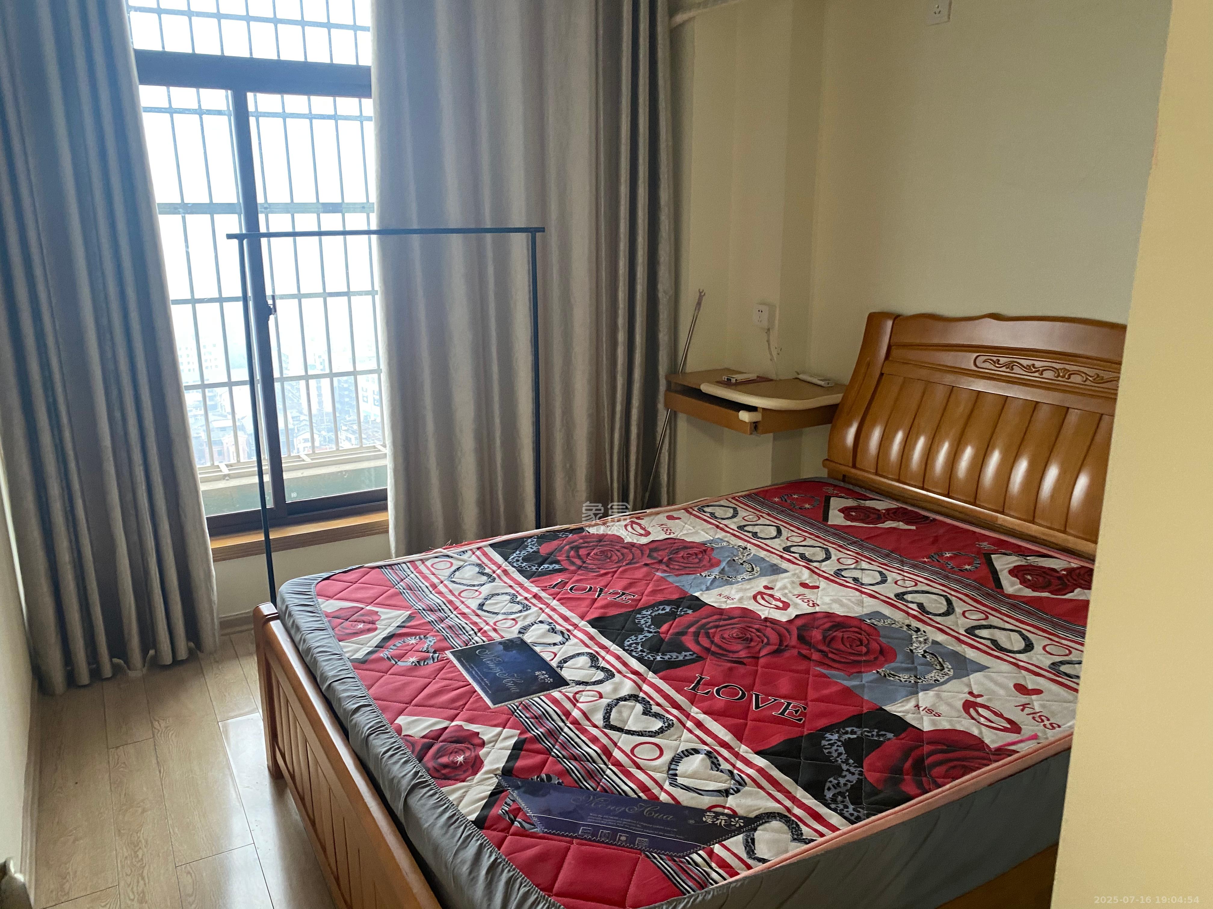 铂宫  2室1厅1卫    2800.0元/月室内图