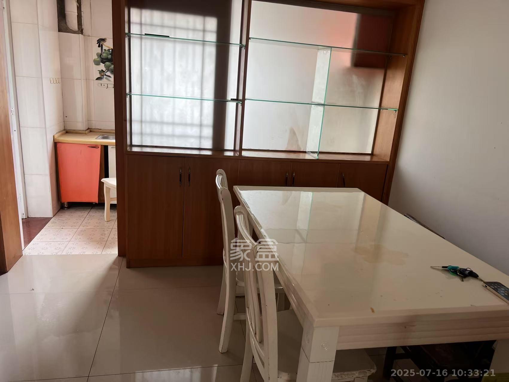 德润园 3室2厅2卫 2000.0元/月 德润园 3室2厅2卫 2000.0元/月室内图