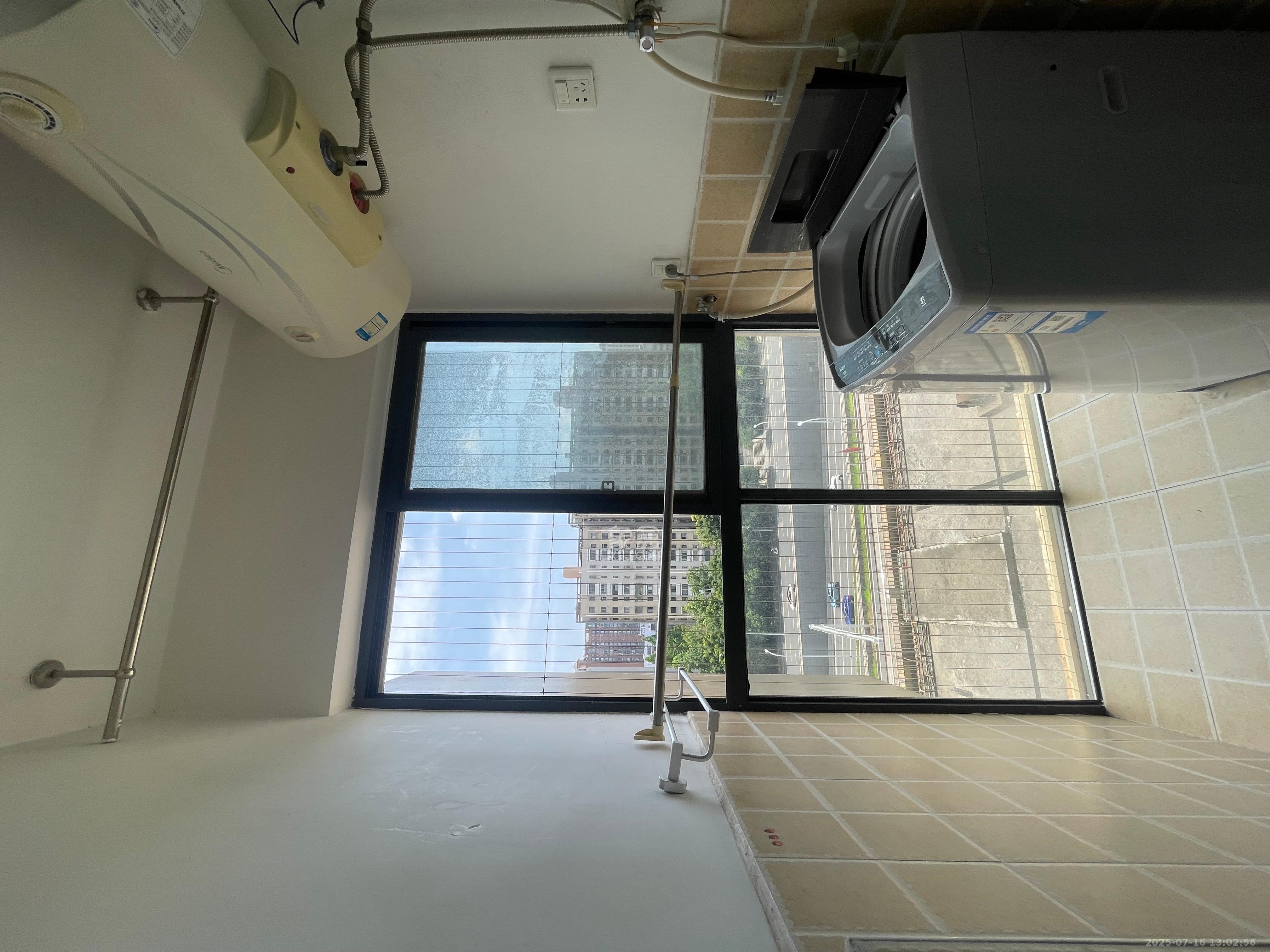 湘府东苑  3室2厅2卫    2000.0元/月室内图