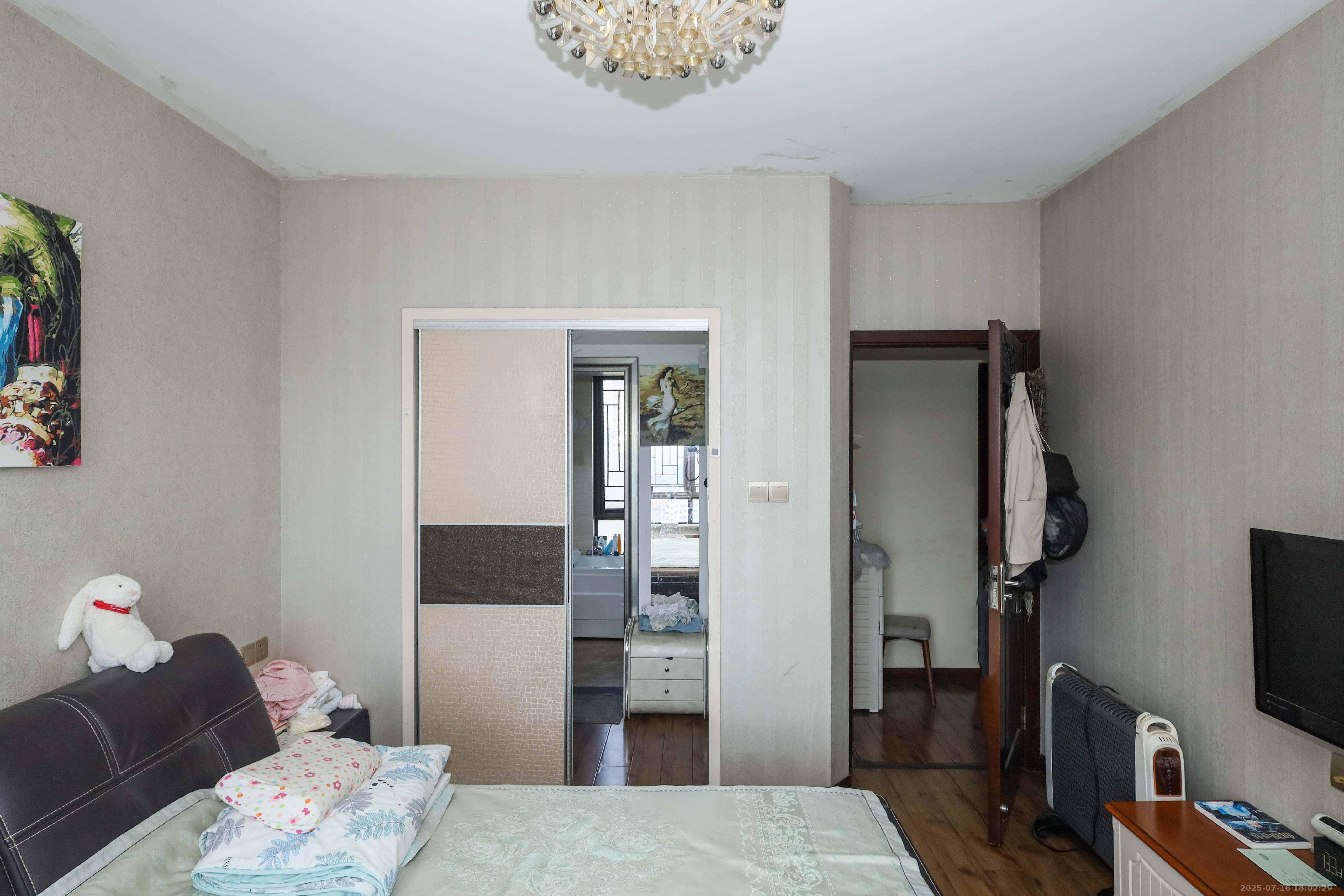 保利麓谷林语F区 3室2厅1卫 105.0万 保利麓谷林语F区 3室2厅1卫 105.0万卧室