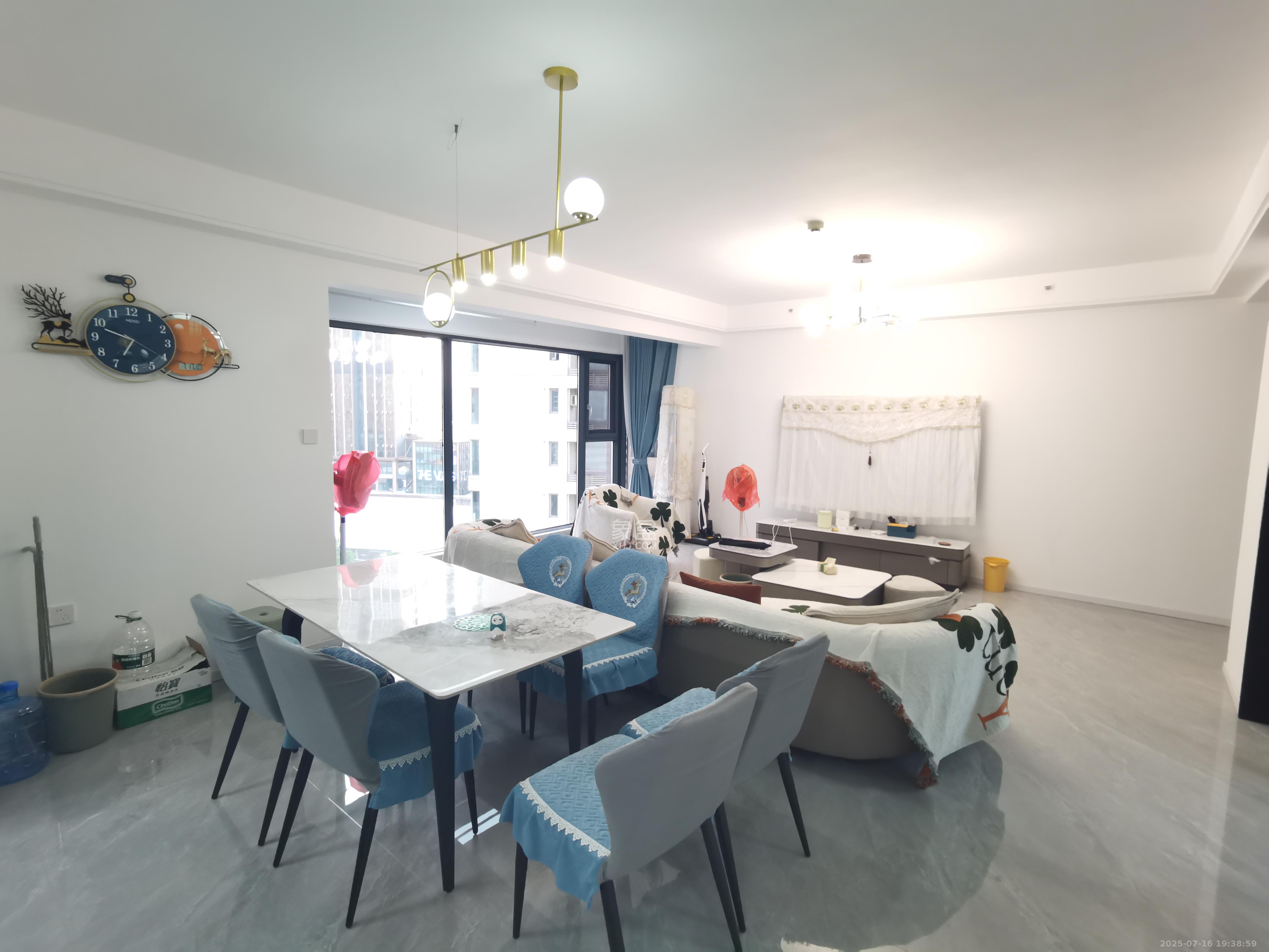 保利天禧D区  4室2厅2卫    6300.0元/月室内图