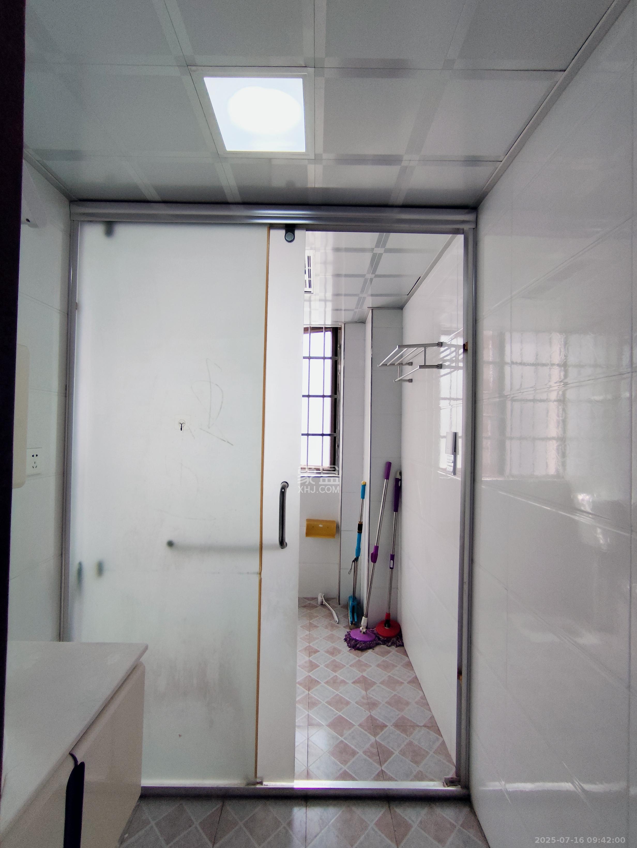 旭辉华庭  3室2厅1卫    1800.0元/月 旭辉华庭  3室2厅1卫    1800.0元/月室内图