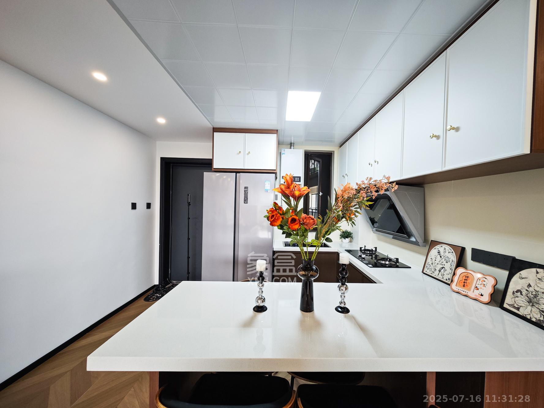 卓越青竹湖  4室2厅3卫    72.8万 卓越青竹湖  4室2厅3卫    72.8万厨房