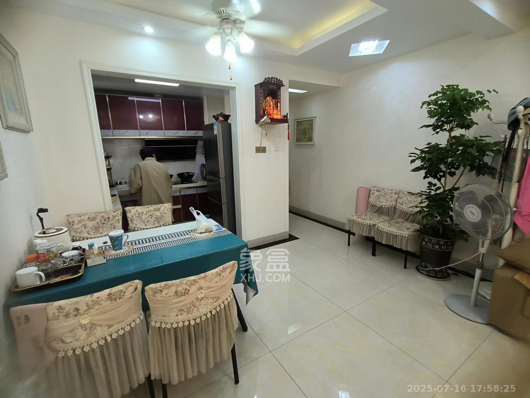 金富星城 3室2厅2卫 1800.0元/月 金富星城 3室2厅2卫 1800.0元/月室内图