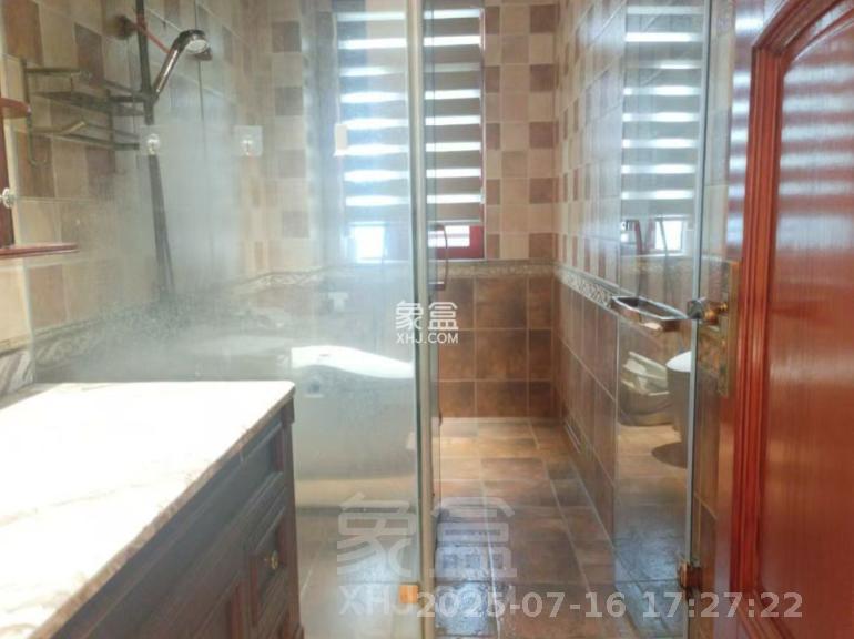 武广国际学苑 3室2厅2卫 2100.0元/月 武广国际学苑 3室2厅2卫 2100.0元/月室内图