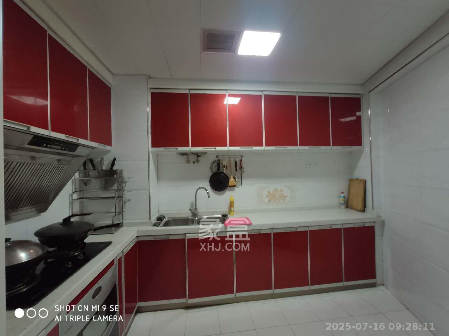 华润凤凰城一期  3室2厅2卫    2200.0元/月 华润凤凰城一期  3室2厅2卫    2200.0元/月室内图