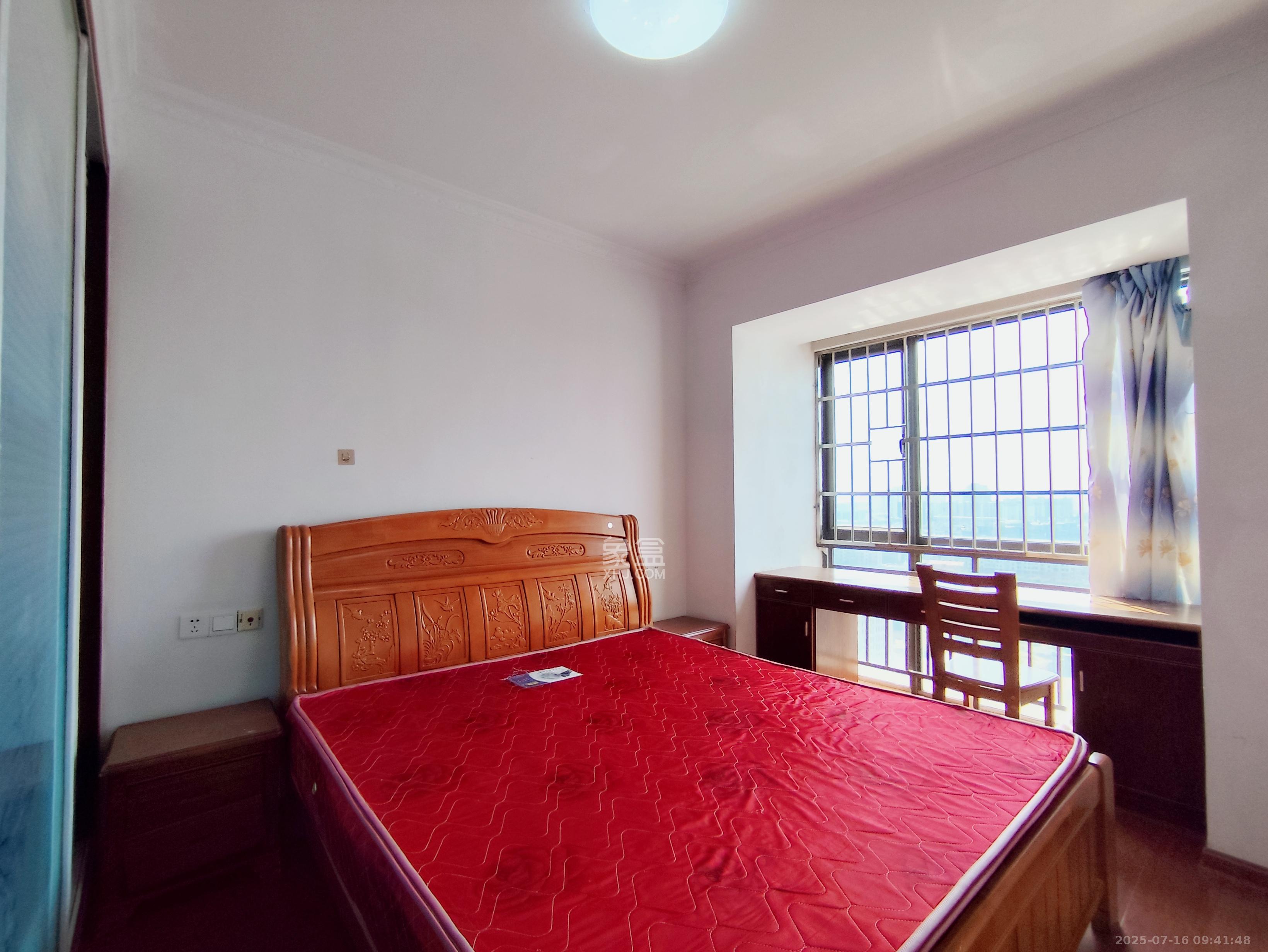 旭辉华庭  3室2厅1卫    1800.0元/月 旭辉华庭  3室2厅1卫    1800.0元/月室内图