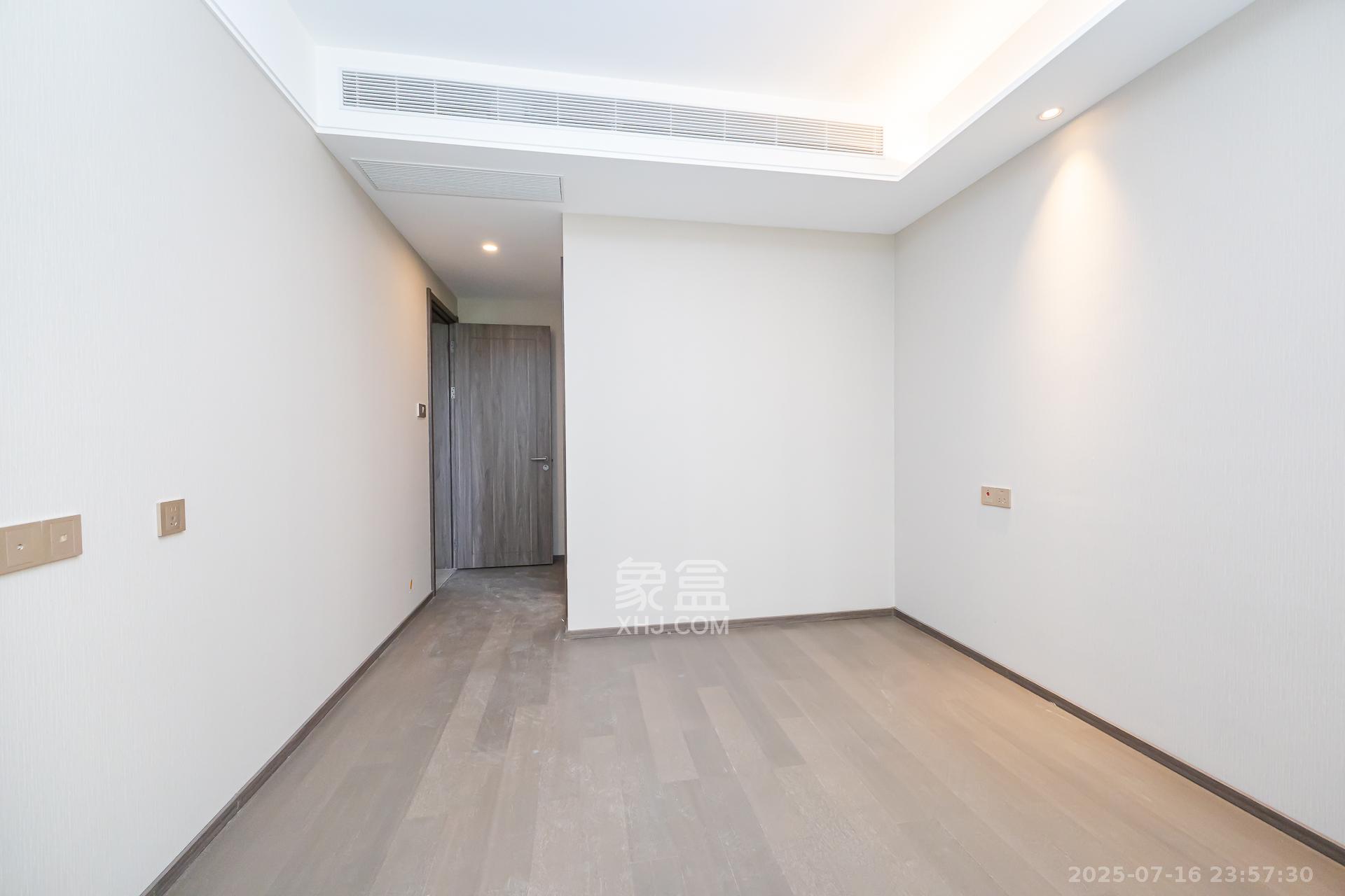 龙湖翠湖壹号 3室2厅2卫 118.0万 龙湖翠湖壹号 3室2厅2卫 118.0万卧室