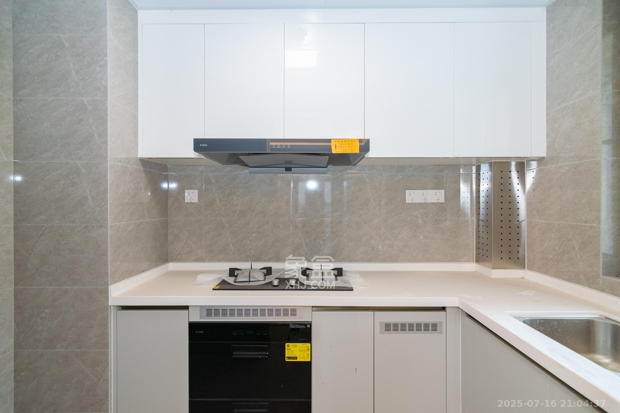 金辉优步学府  4室2厅2卫    103.0万 金辉优步学府  4室2厅2卫    103.0万厨房